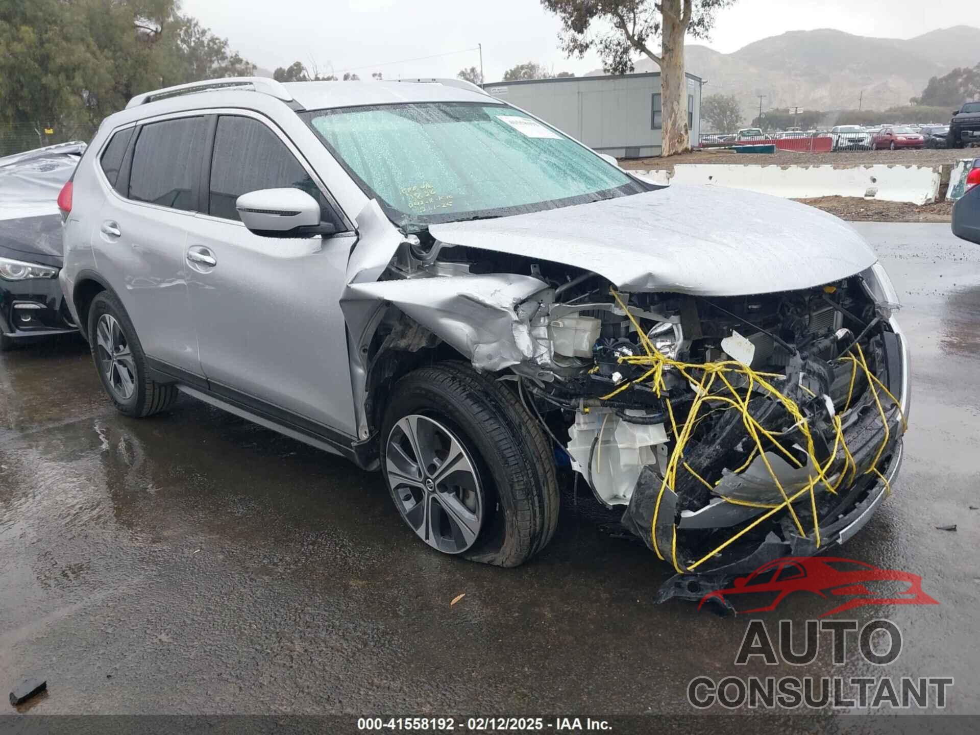 NISSAN ROGUE 2017 - KNMAT2MT5HP522444
