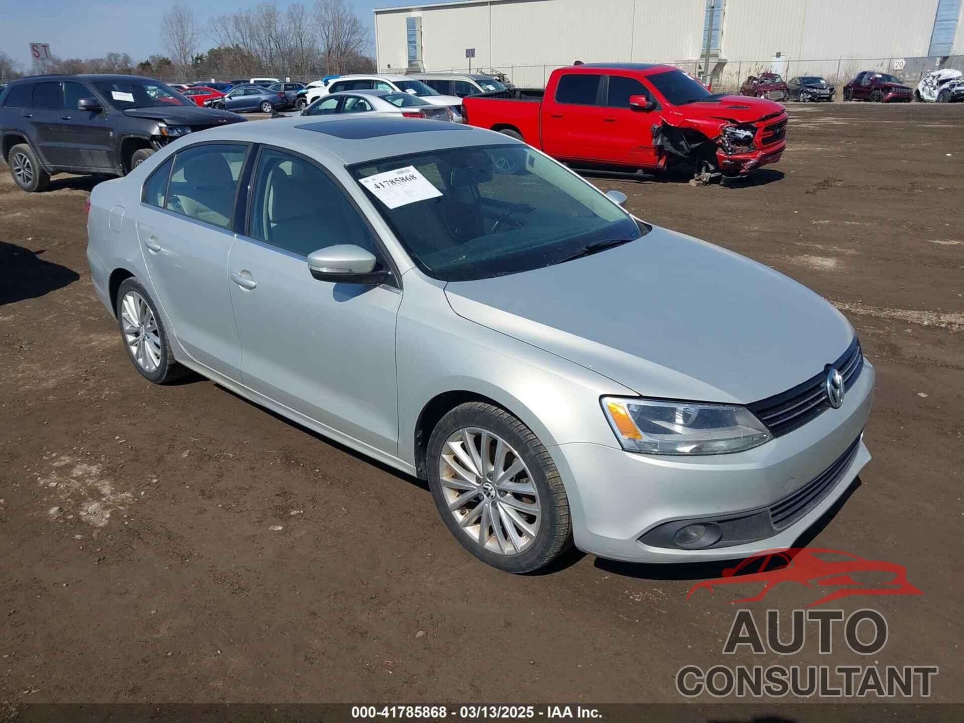 VOLKSWAGEN JETTA 2011 - 3VWLX7AJ3BM358165