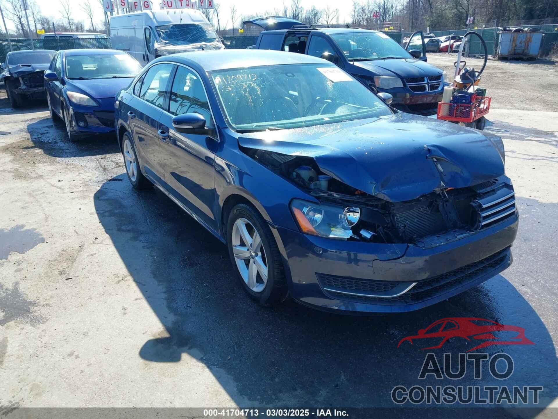 VOLKSWAGEN PASSAT 2013 - 1VWBH7A33DC005813