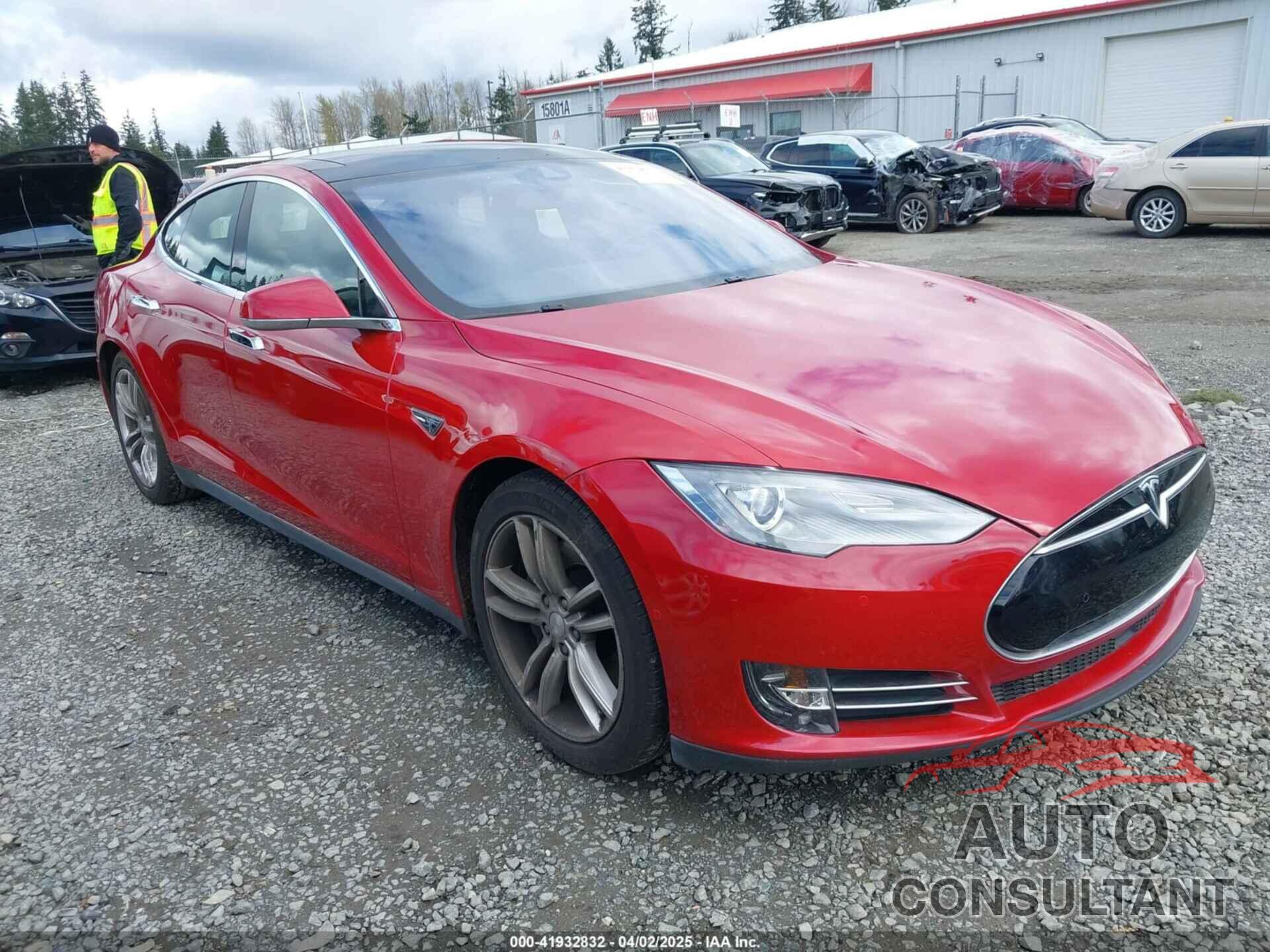 TESLA MODEL S 2015 - 5YJSA1S29FF090513