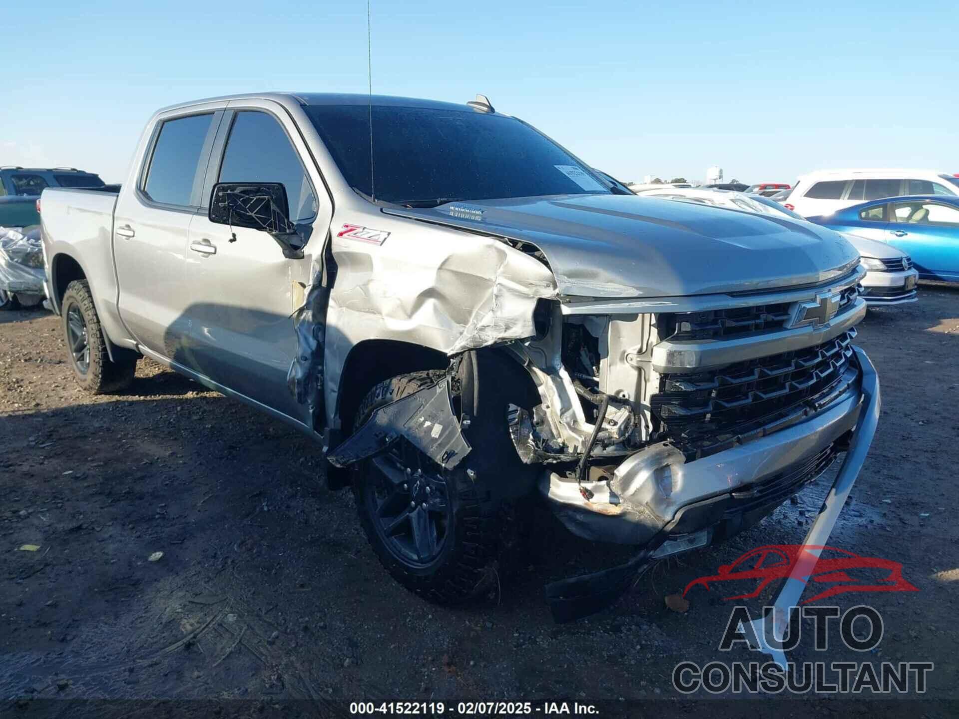 CHEVROLET SILVERADO 1500 2023 - 1GCUDEE83PZ220384