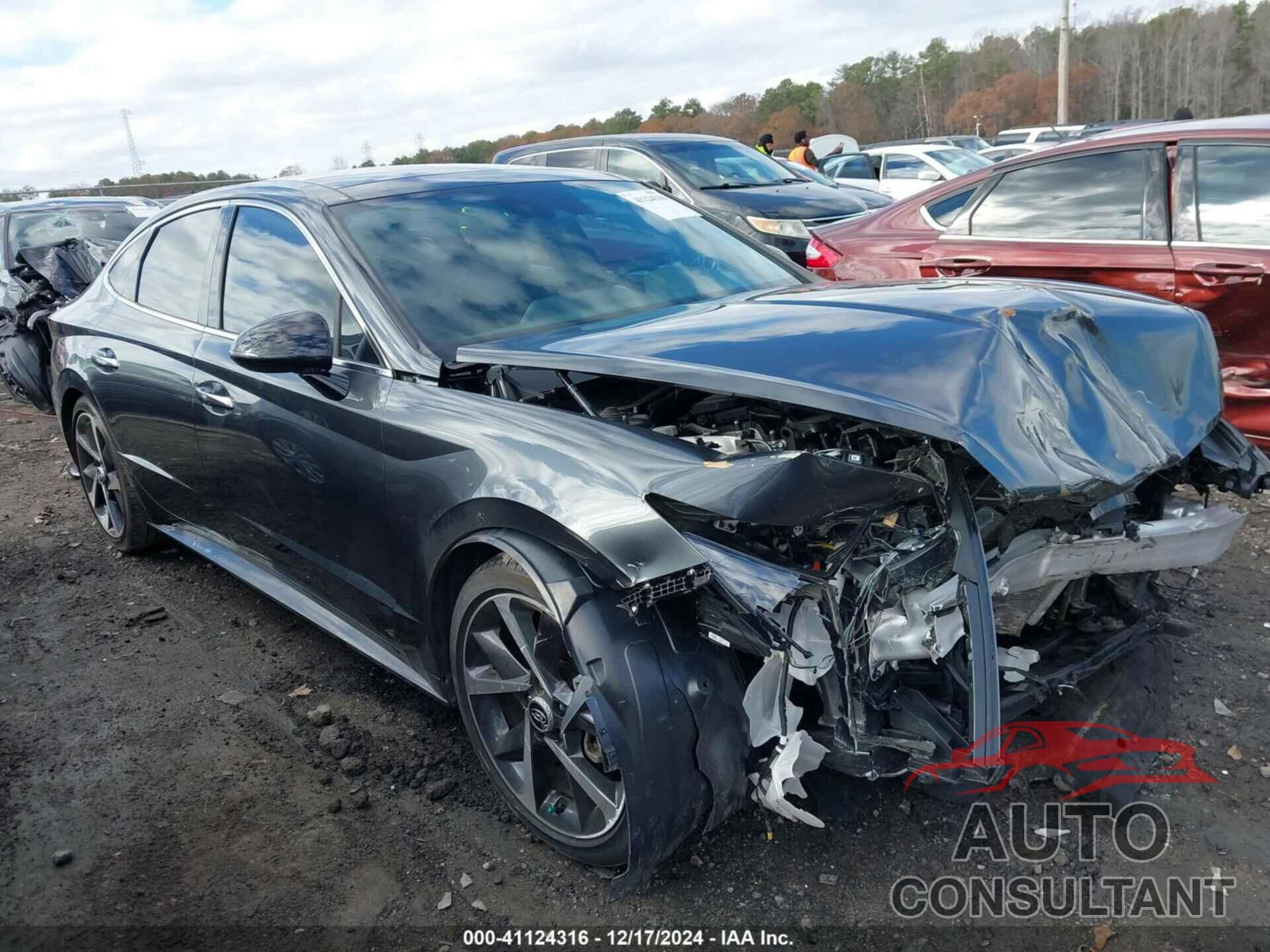 HYUNDAI SONATA 2023 - KMHL44J24PA250785