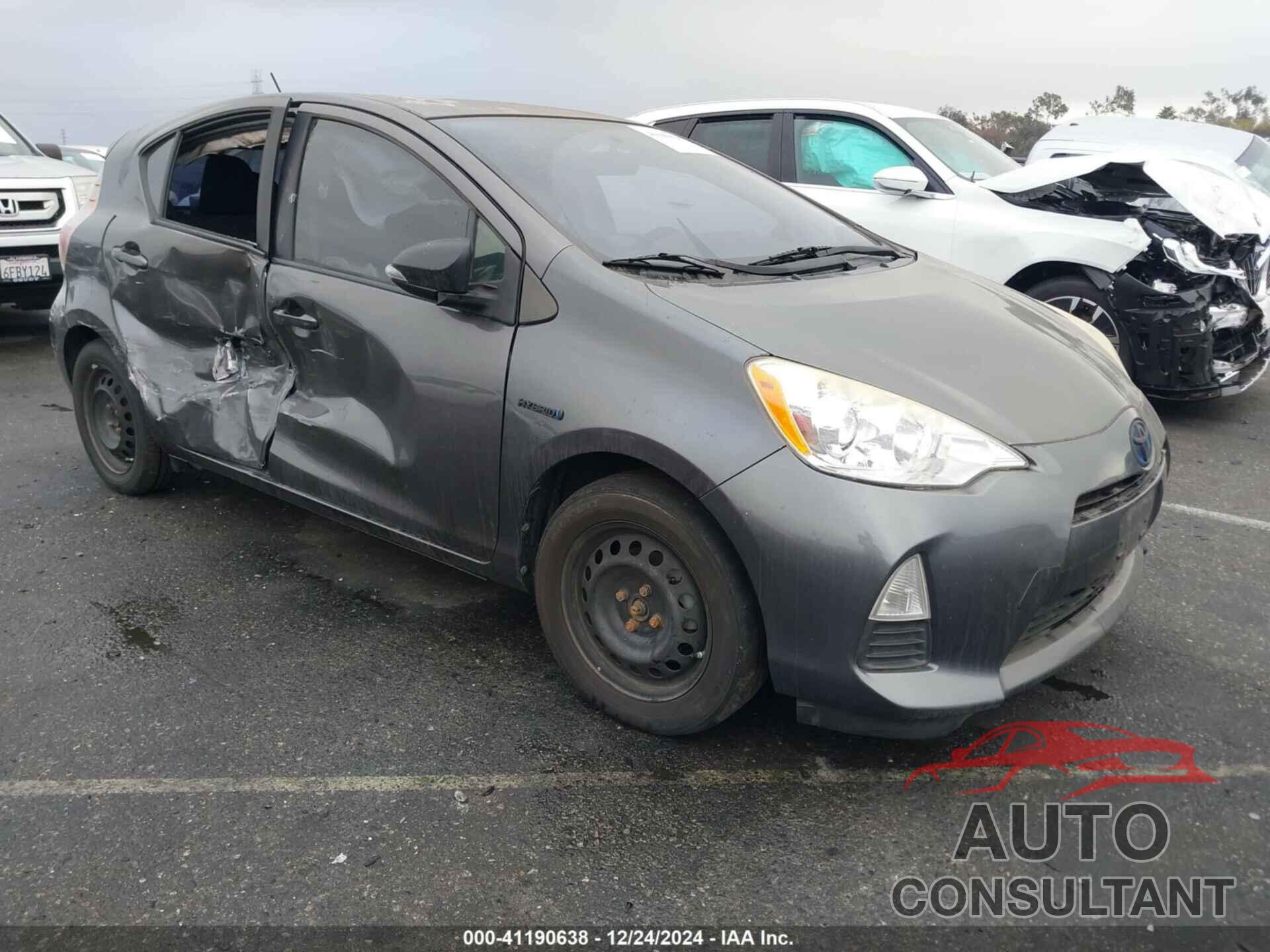 TOYOTA PRIUS C 2014 - JTDKDTB32E1570282