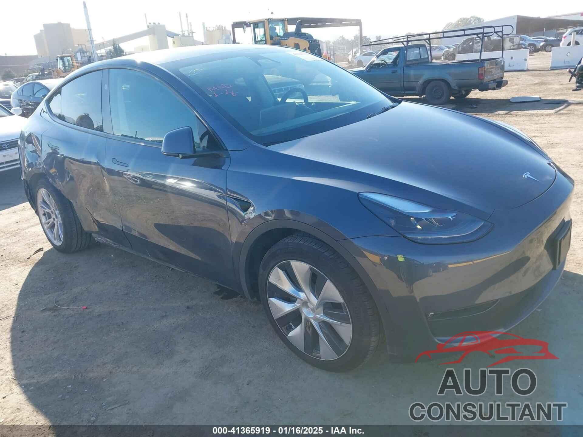 TESLA MODEL Y 2023 - 7SAYGAEE5PF964083