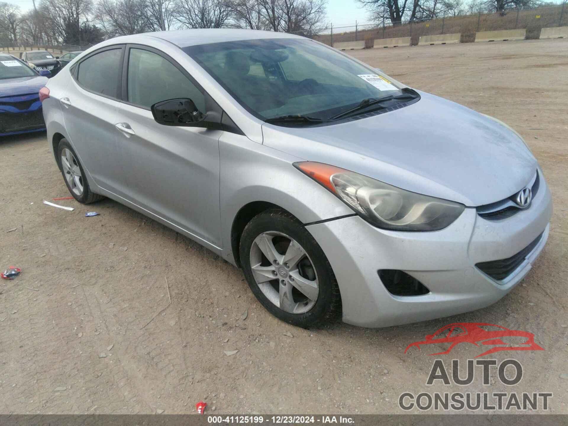 HYUNDAI ELANTRA 2013 - KMHDH4AE8DU499345