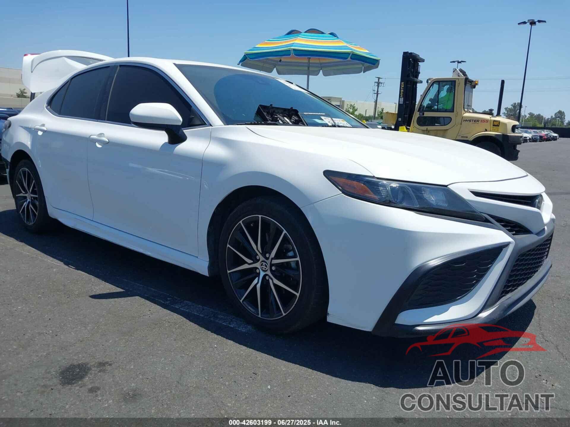 TOYOTA CAMRY 2021 - 4T1G11AK3MU604900