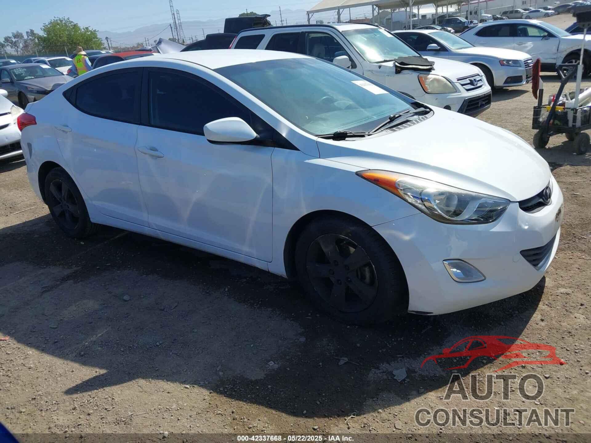 HYUNDAI ELANTRA 2013 - 5NPDH4AE8DH282506