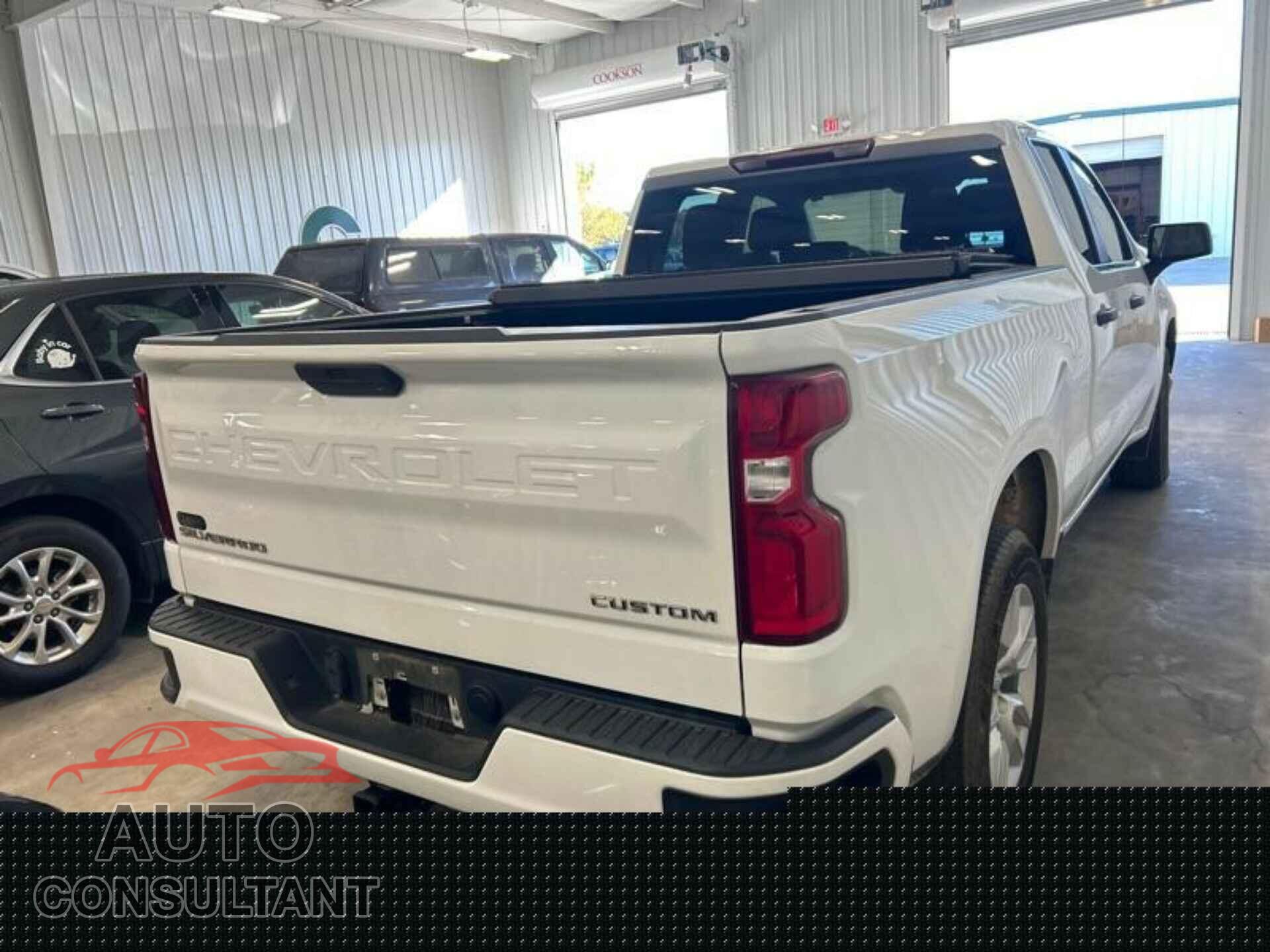 CHEVROLET SILVERADO 2021 - 1GCRWBEK3MZ361882