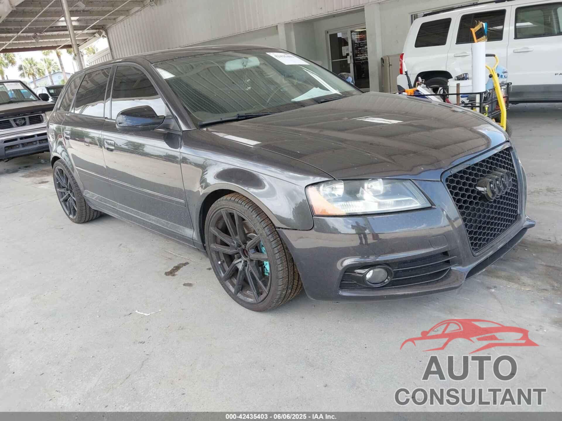 AUDI A3 2011 - WAUBEAFM9BA016587