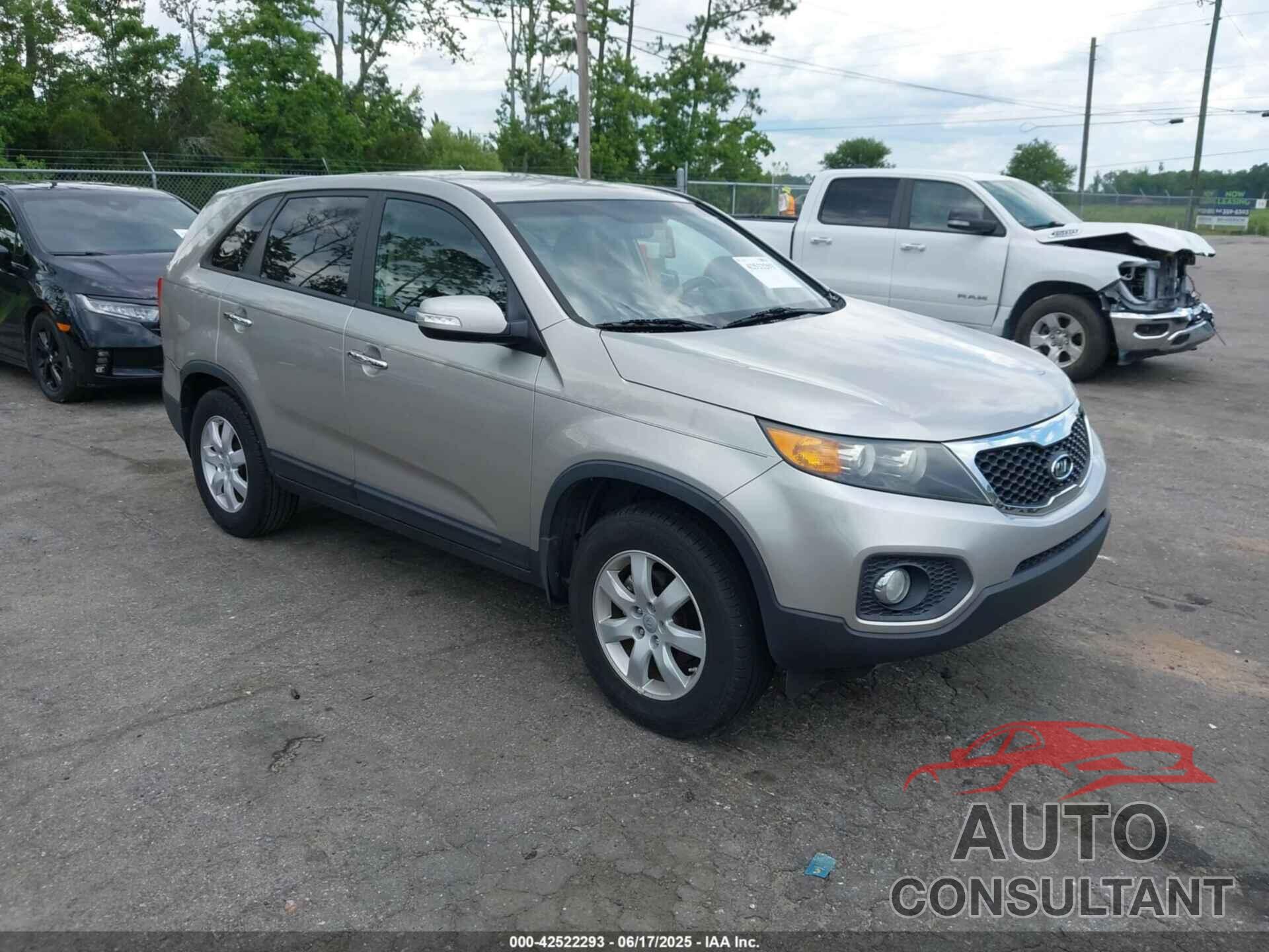 KIA SORENTO 2013 - 5XYKT3A11DG399543