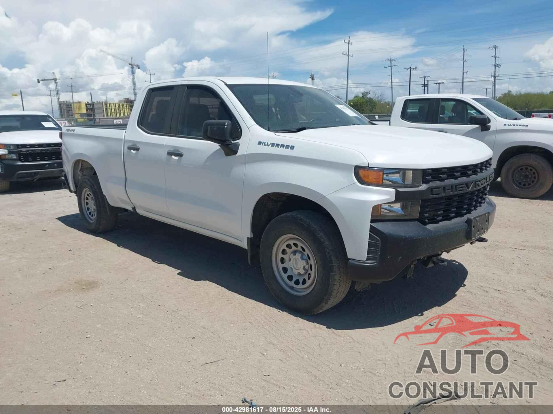 CHEVROLET SILVERADO 1500 2021 - 1GCRYAEF6MZ211658