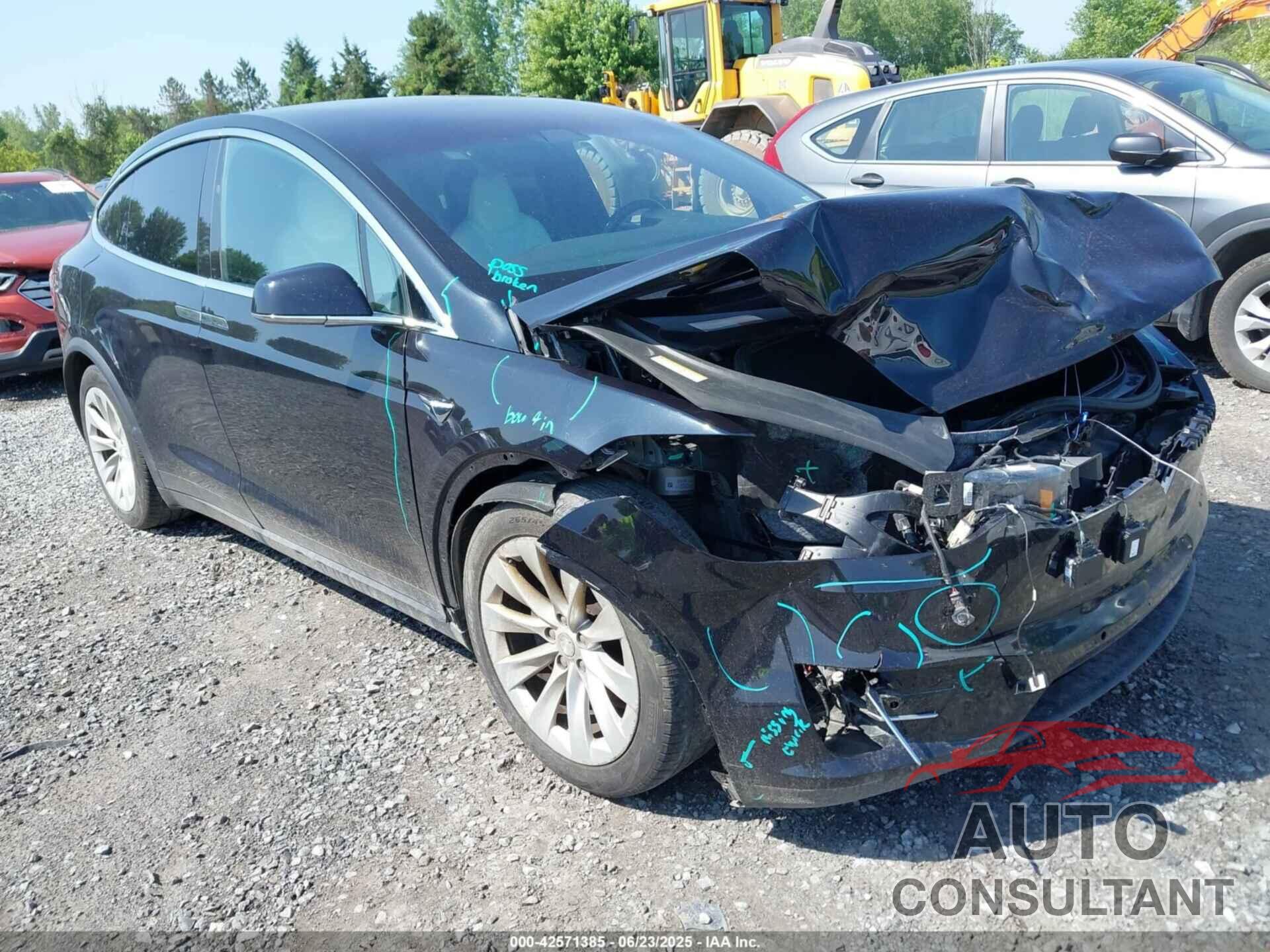TESLA MODEL X 2017 - 5YJXCAE25HF044112