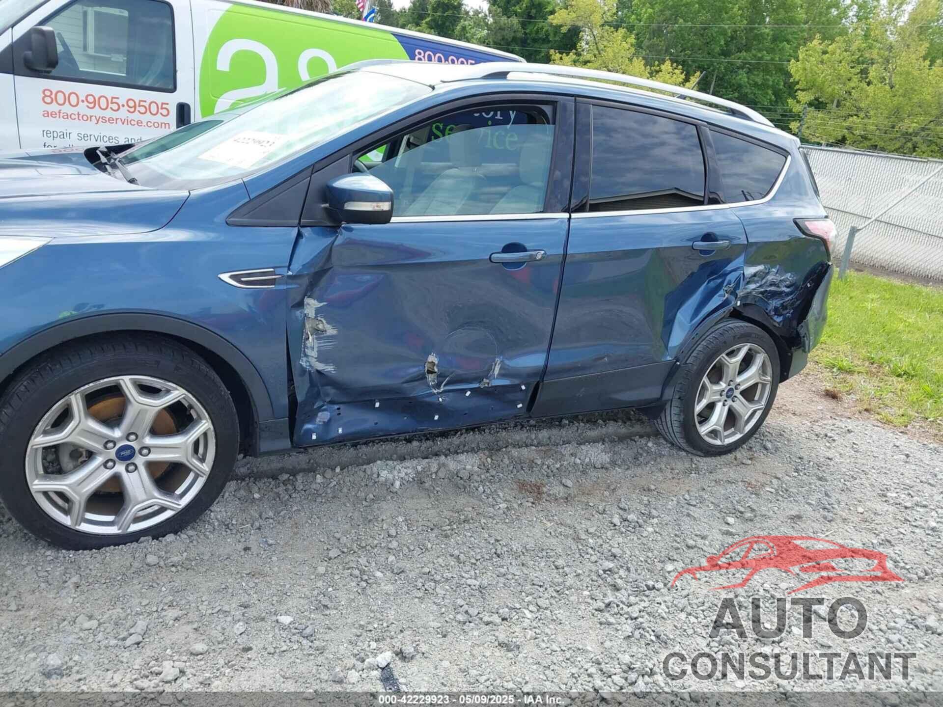 FORD ESCAPE 2018 - 1FMCU0J9XJUA61277
