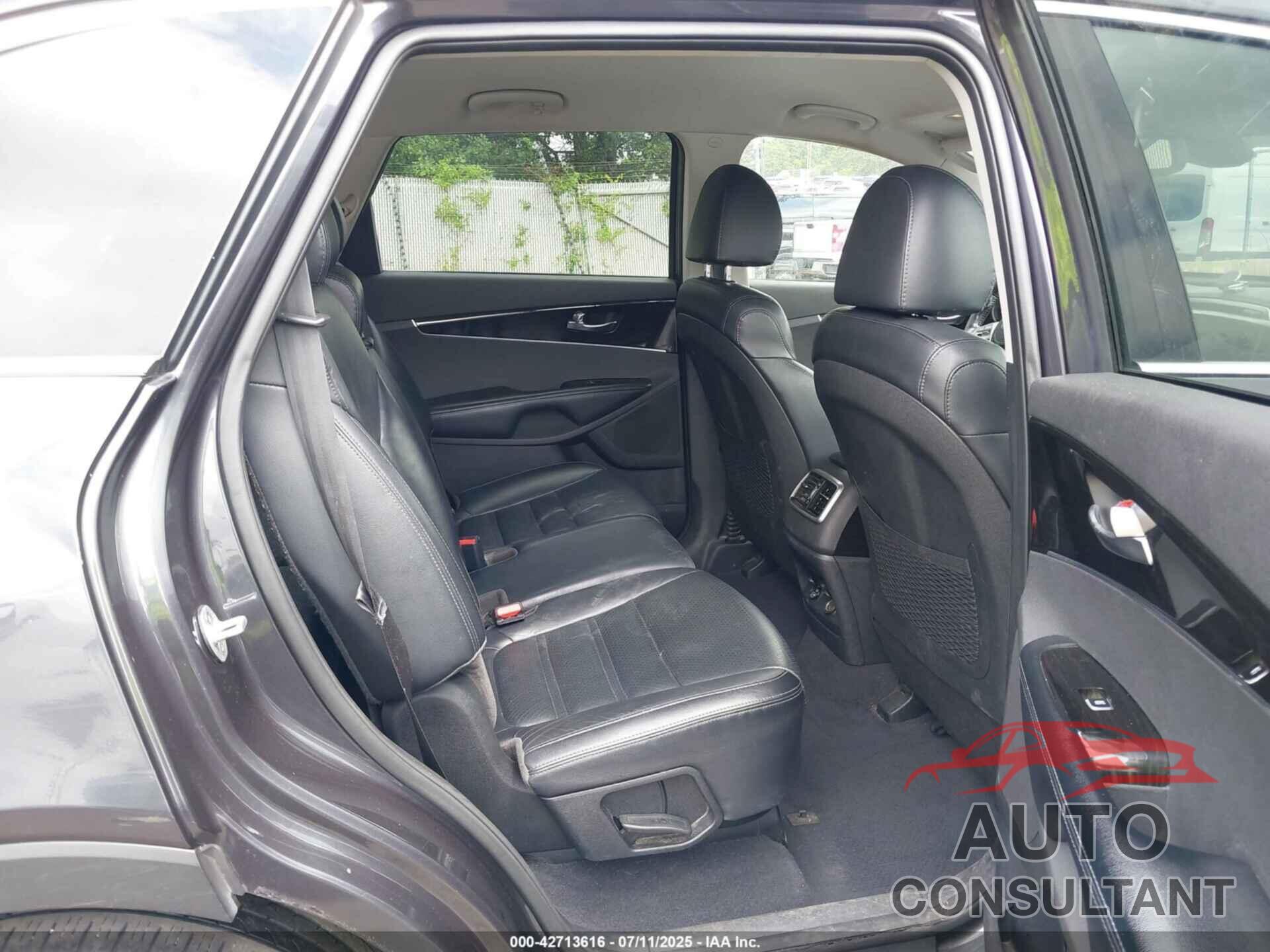 KIA SORENTO 2019 - 5XYPHDA58KG545143