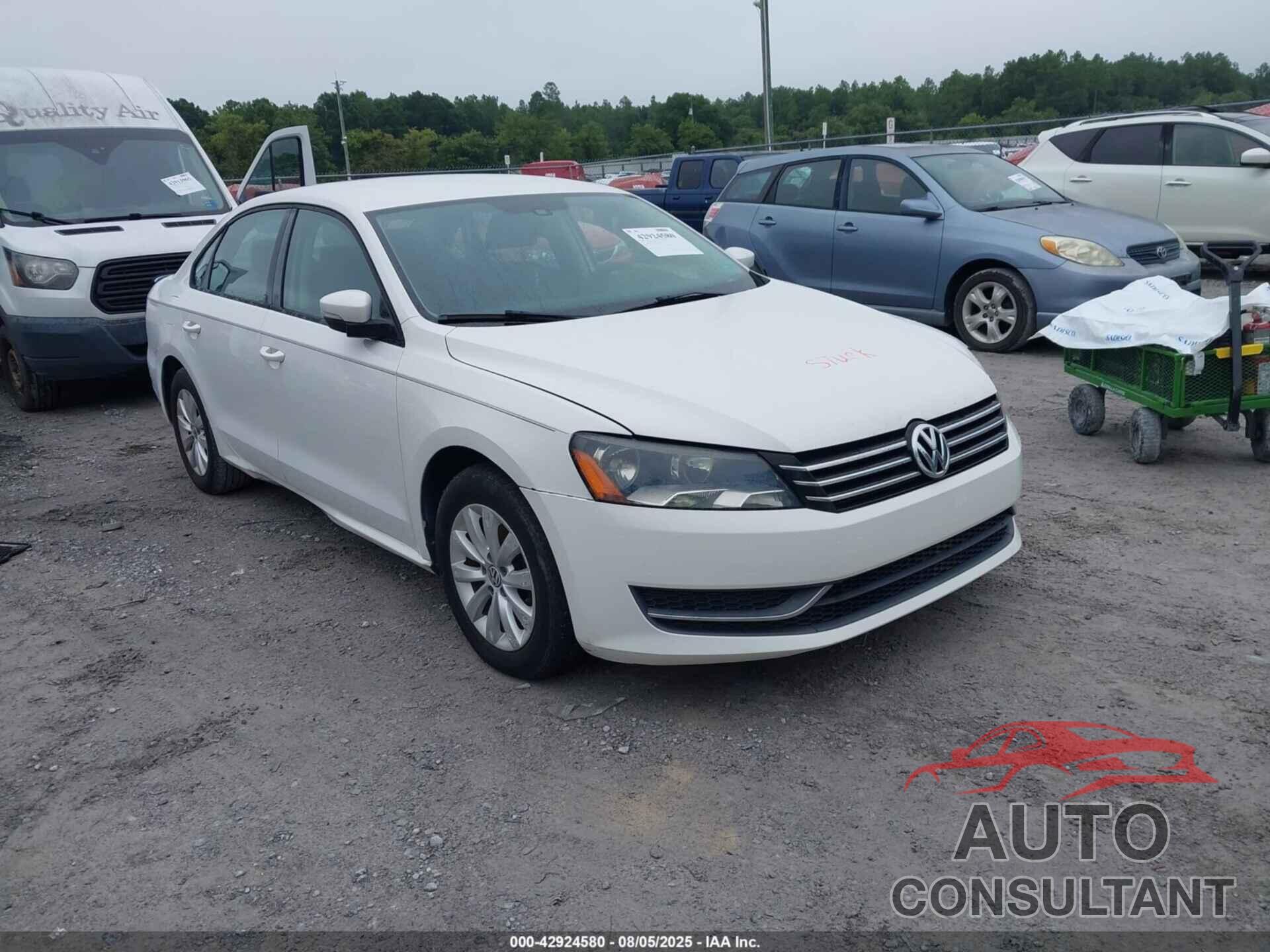 VOLKSWAGEN PASSAT 2013 - 1VWAH7A35DC044480