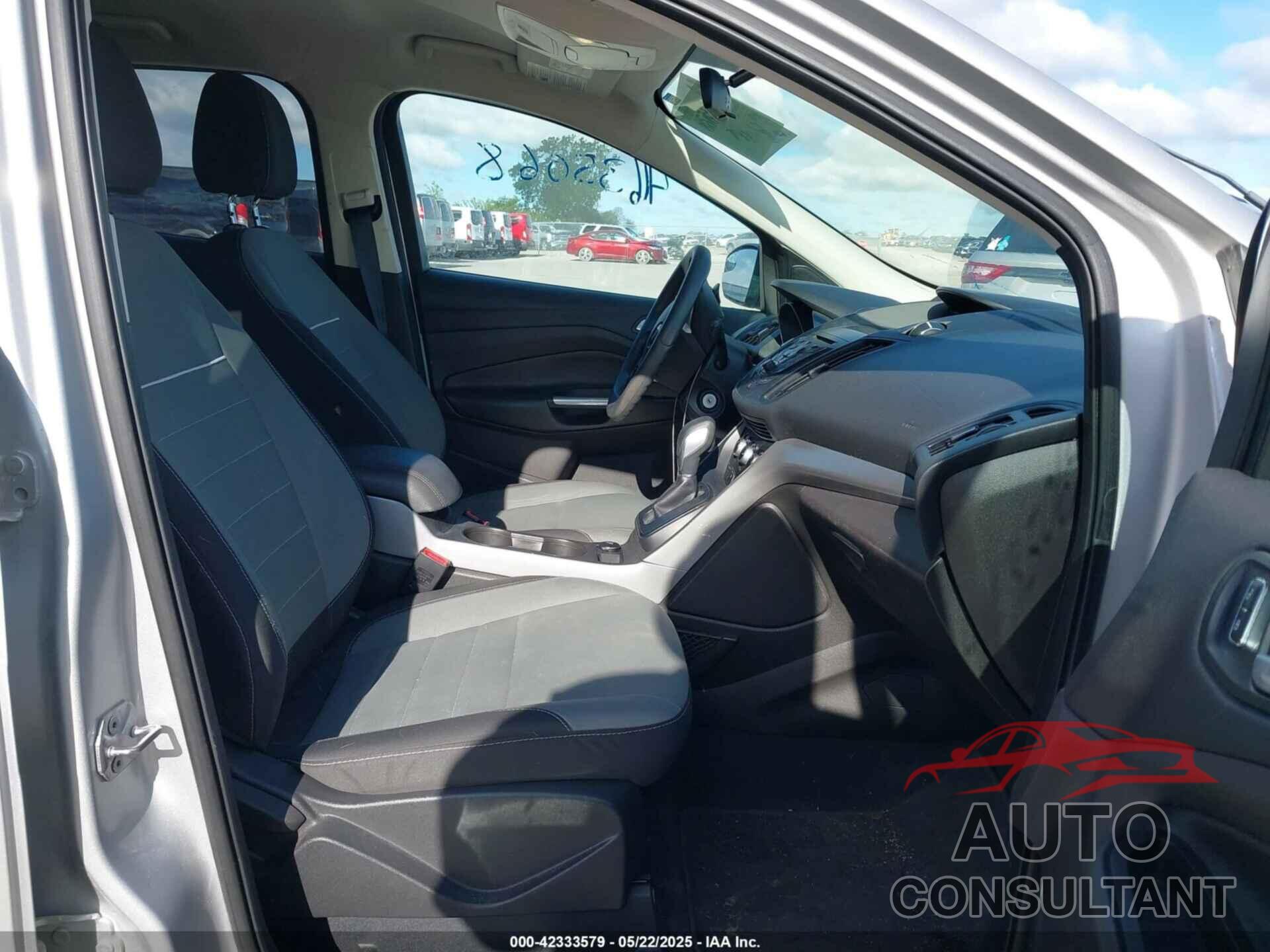 FORD ESCAPE 2015 - 1FMCU9GX8FUB61637