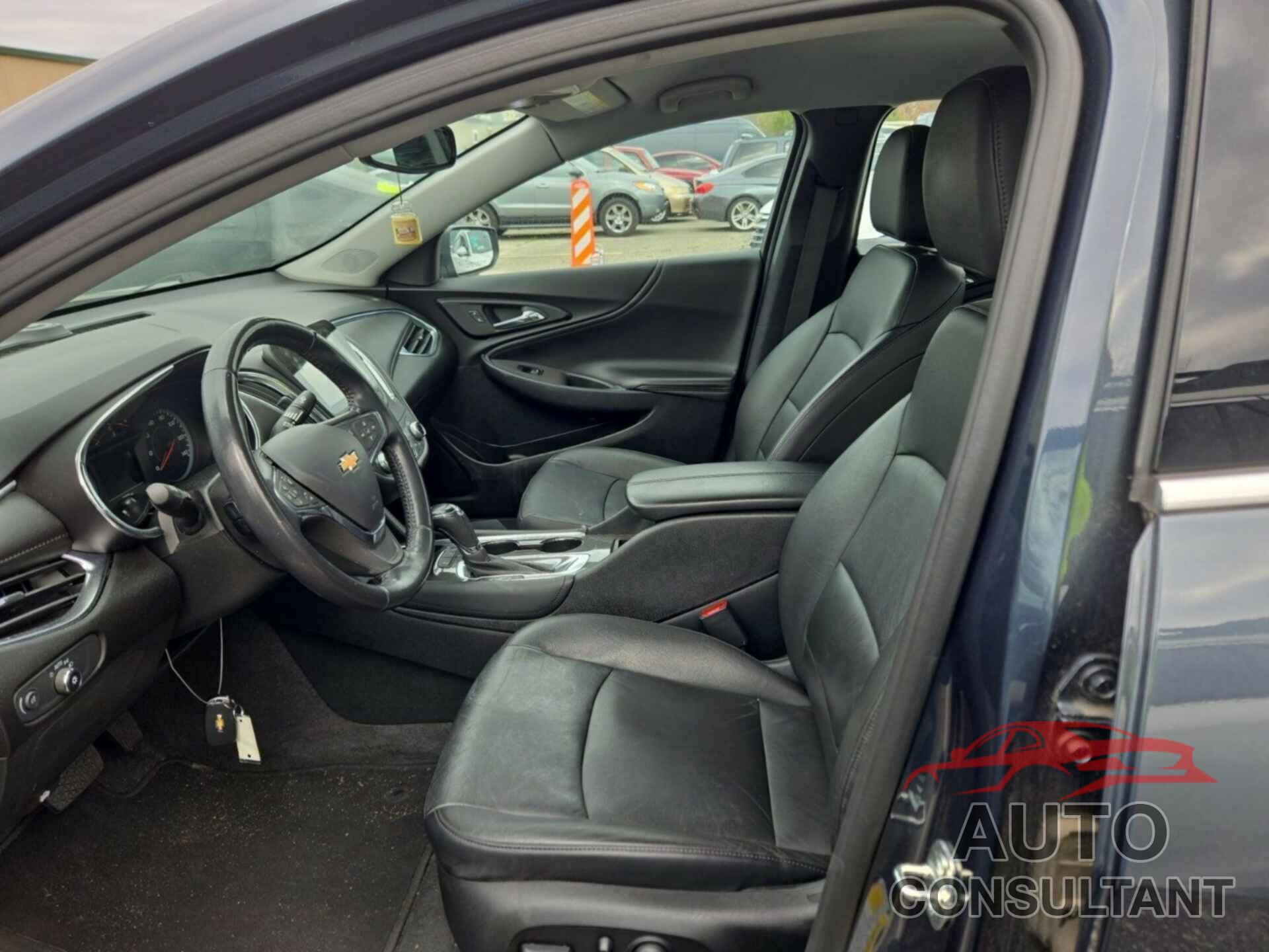 CHEVROLET MALIBU 2020 - 1G1ZD5STXLF068624