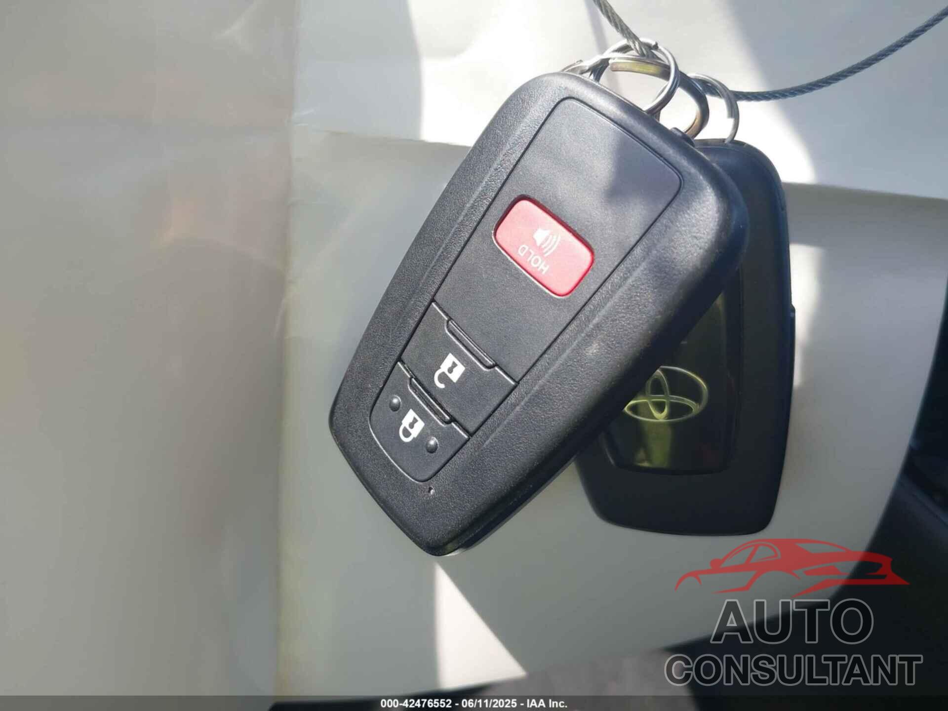TOYOTA C-HR 2021 - JTNKHMBX9M1115355