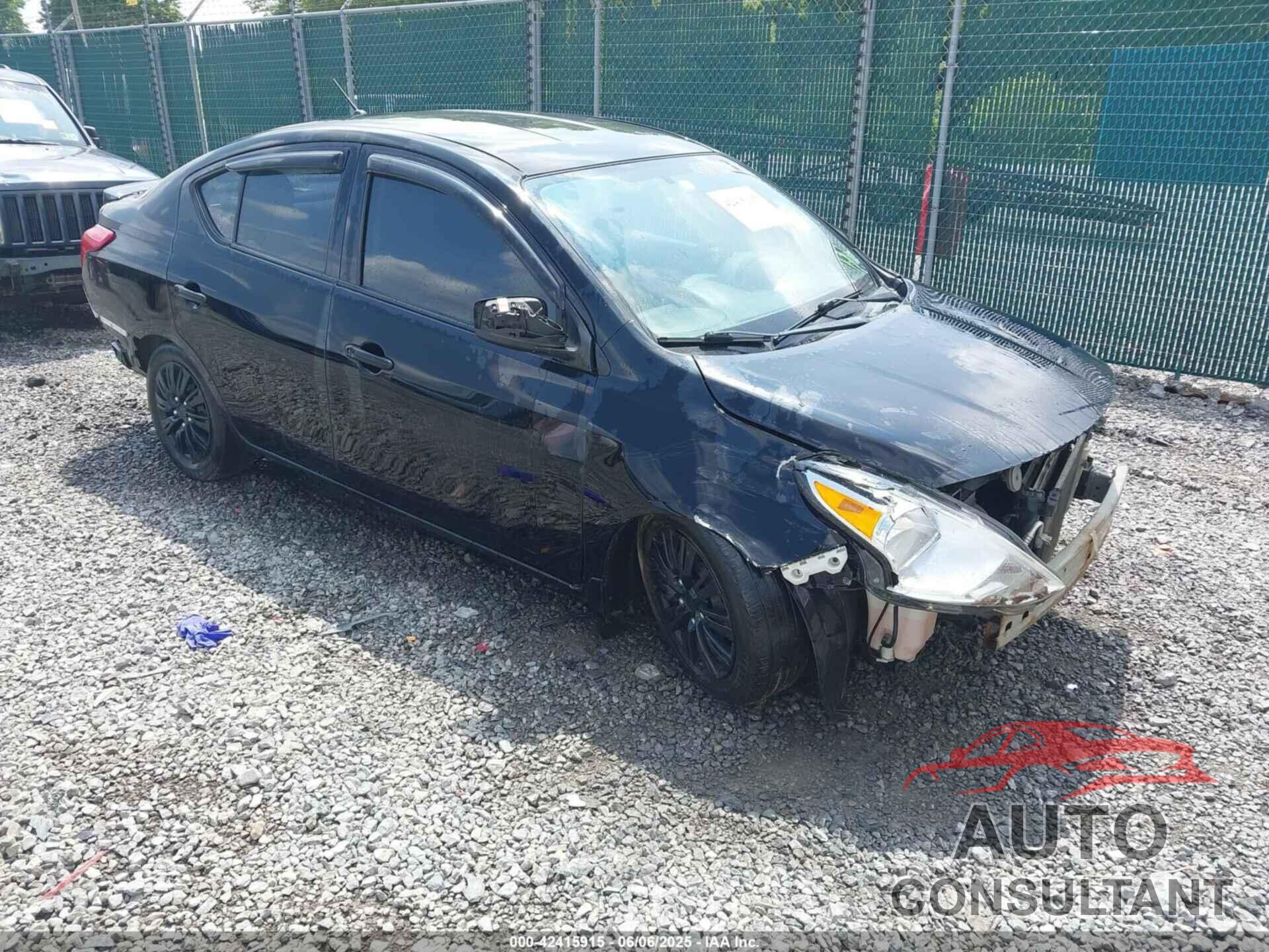 NISSAN VERSA 2017 - 3N1CN7AP4HL891852