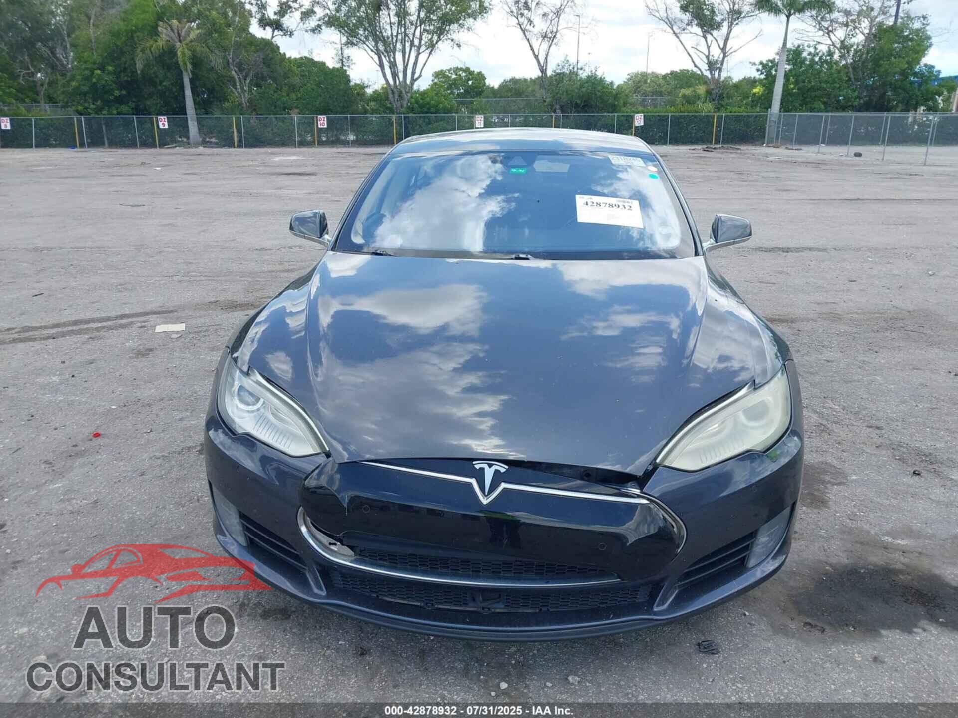 TESLA MODEL S 2015 - 5YJSA1E11FF115987