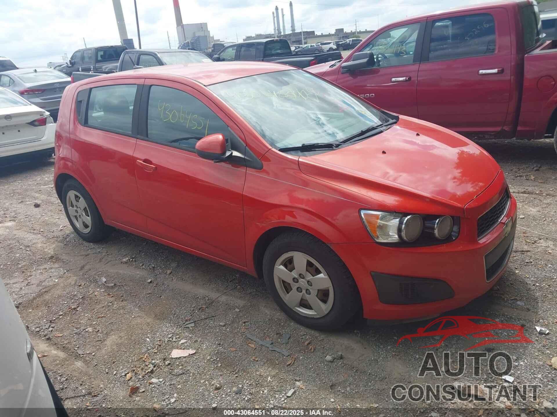 CHEVROLET SONIC 2013 - 1G1JA6SHXD4100766