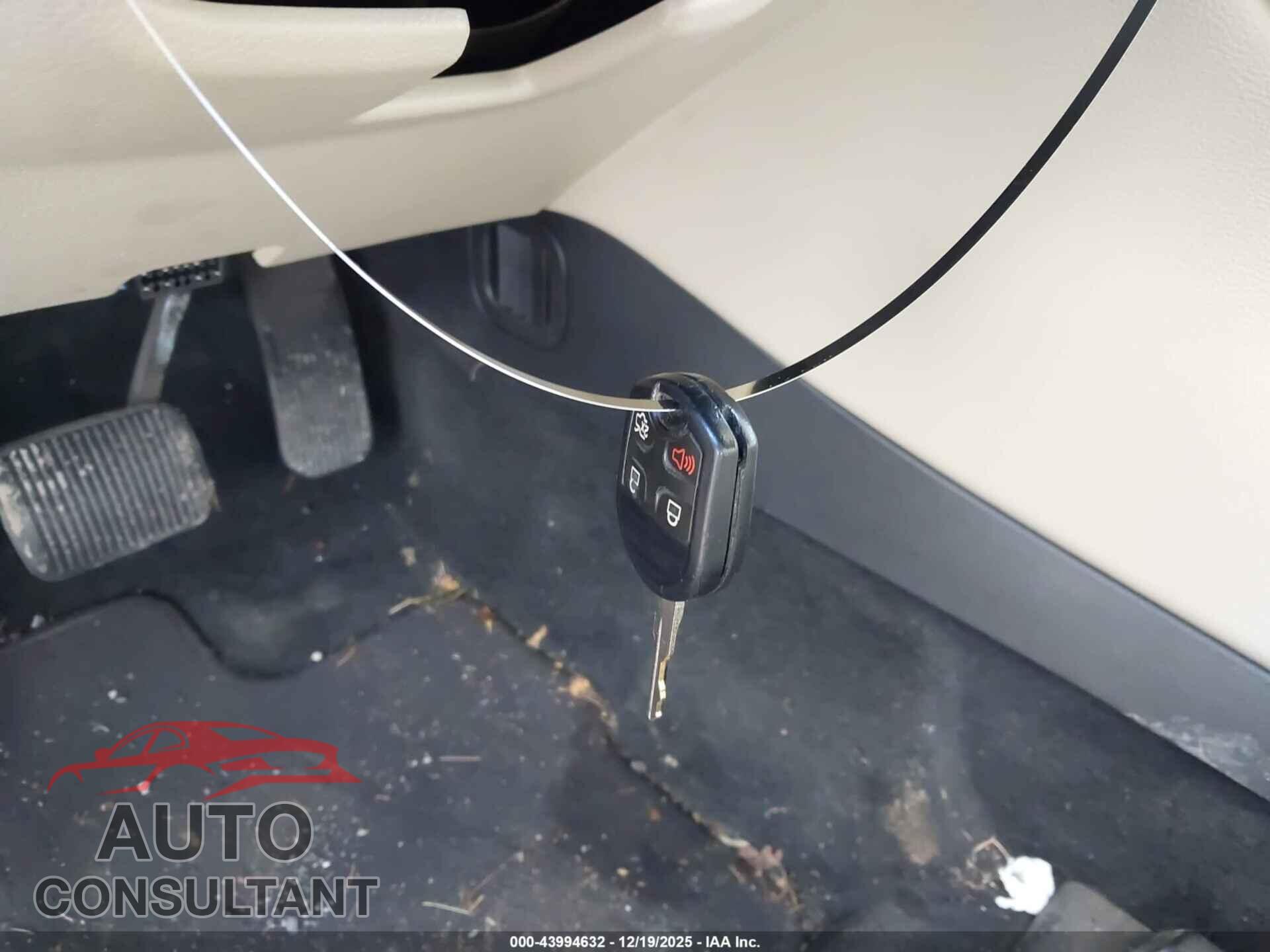 FORD TAURUS 2017 - 1FAHP2D88HG117621