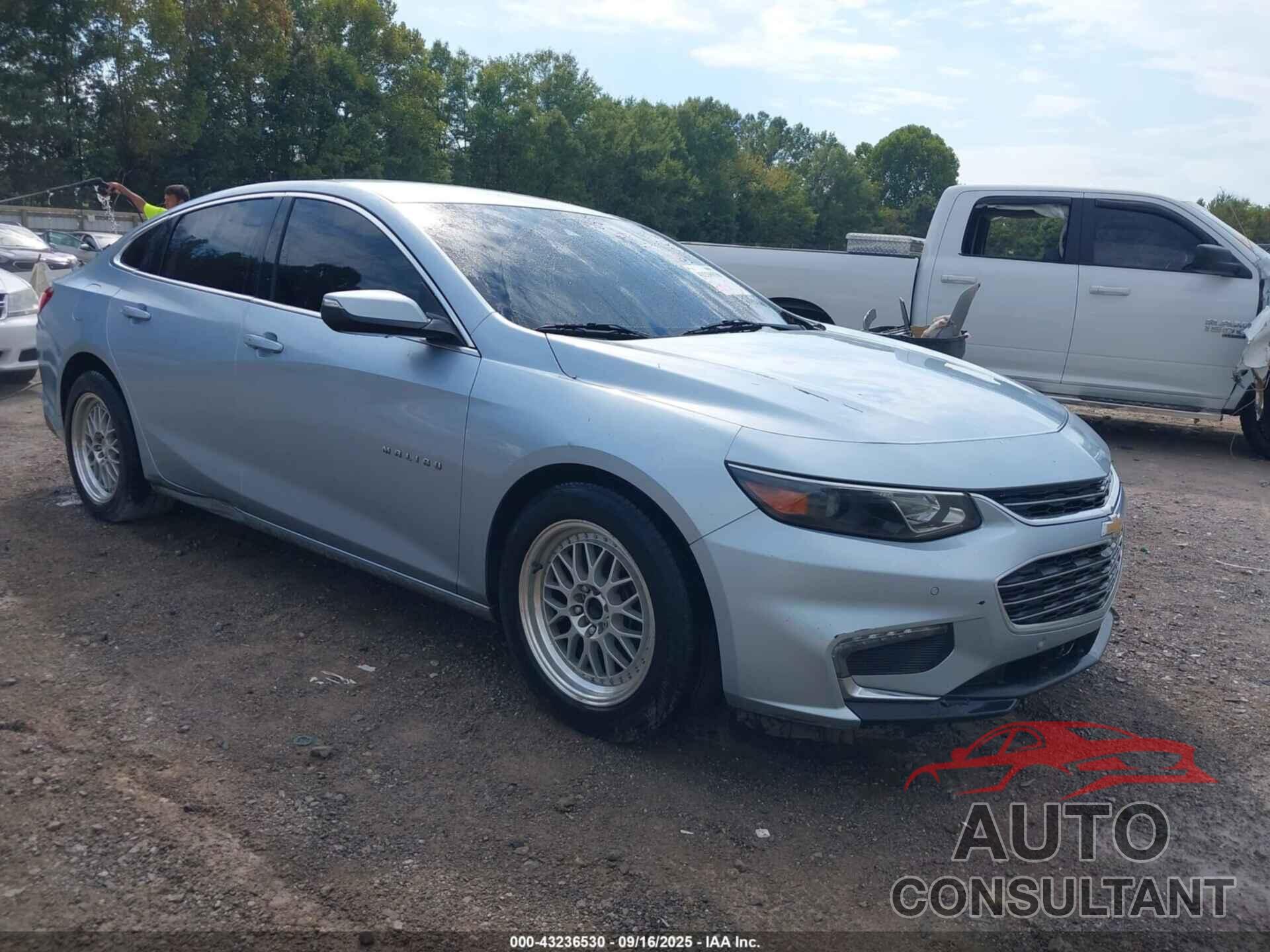 CHEVROLET MALIBU 2017 - 1G1ZE5ST2HF119408