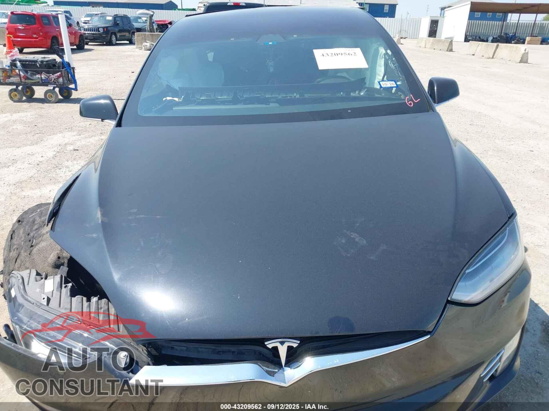 TESLA MODEL X 2017 - 5YJXCBE40HF077672