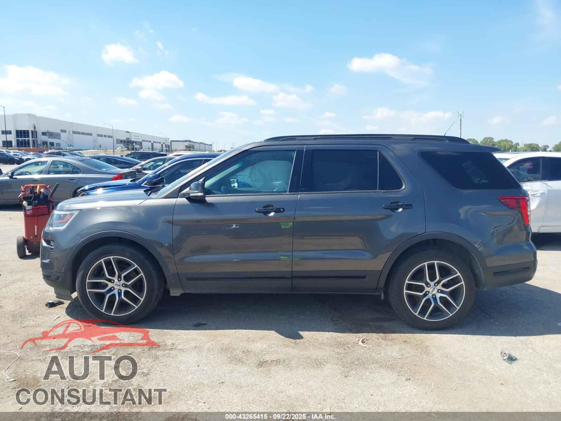 FORD EXPLORER 2018 - 1FM5K8GT2JGB35161