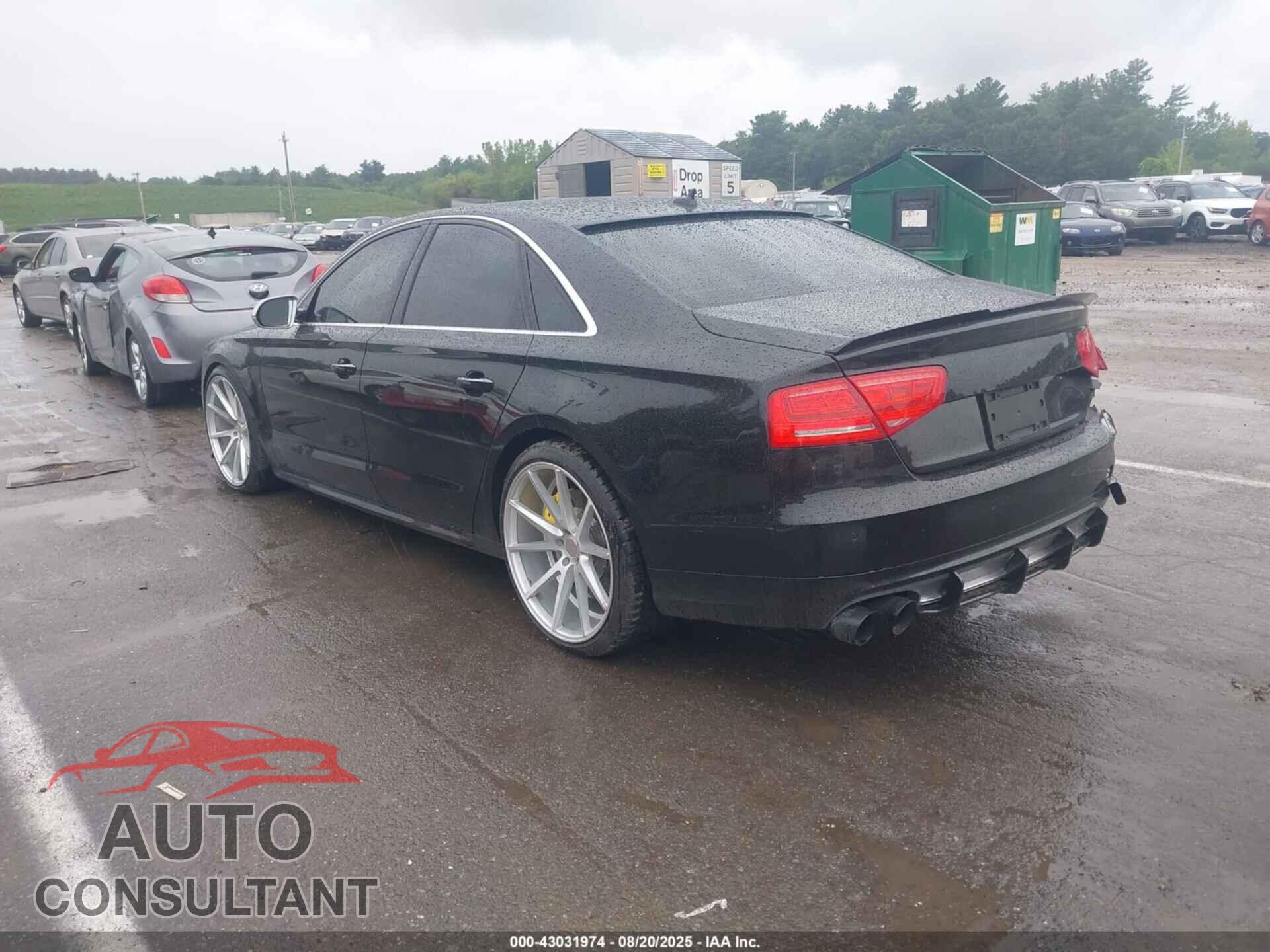 AUDI S8 2013 - WAUD2AFD4DN033777