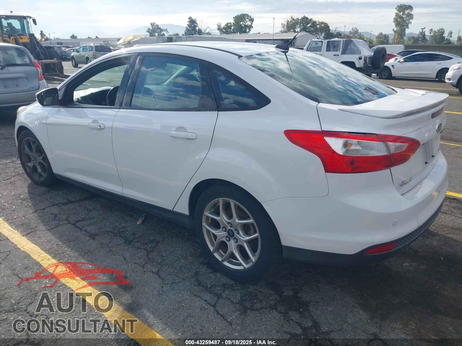 FORD FOCUS 2014 - 1FADP3F27EL321438