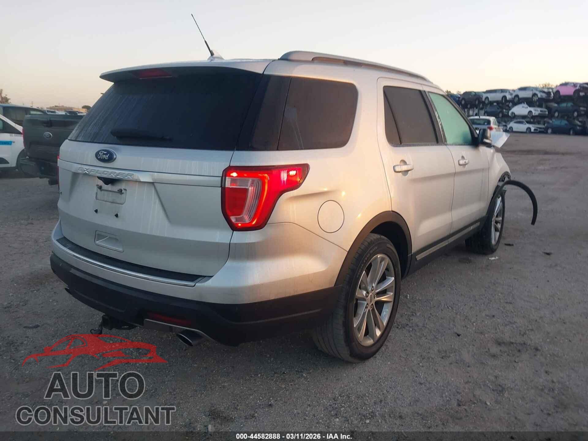 FORD EXPLORER 2018 - 1FM5K7D8XJGB04508