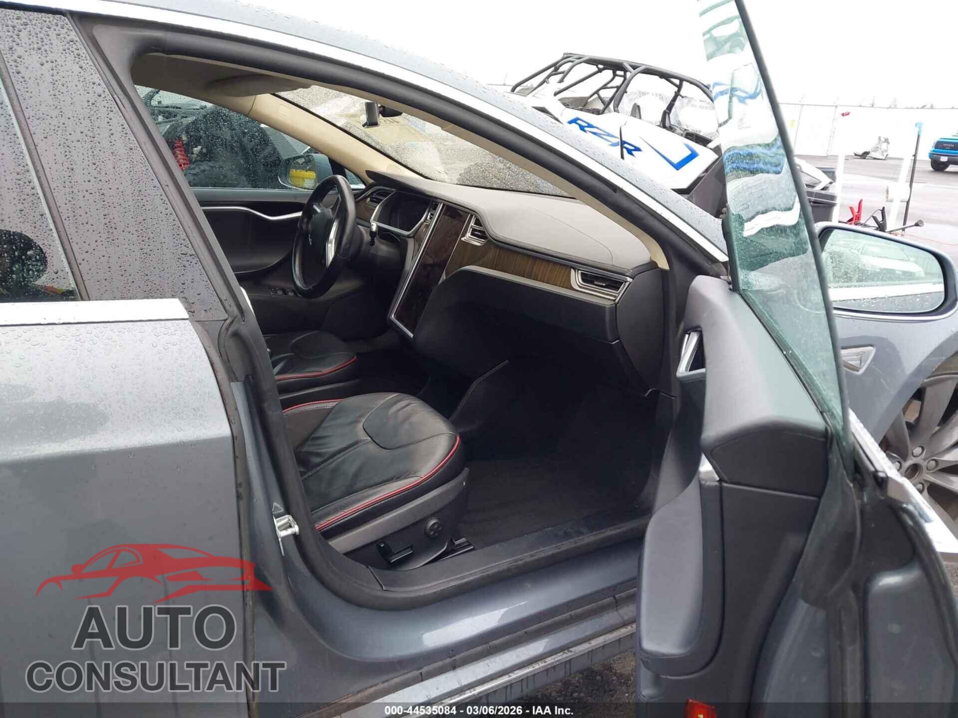 TESLA MODEL S 2013 - 5YJSA1DP9DFP14848