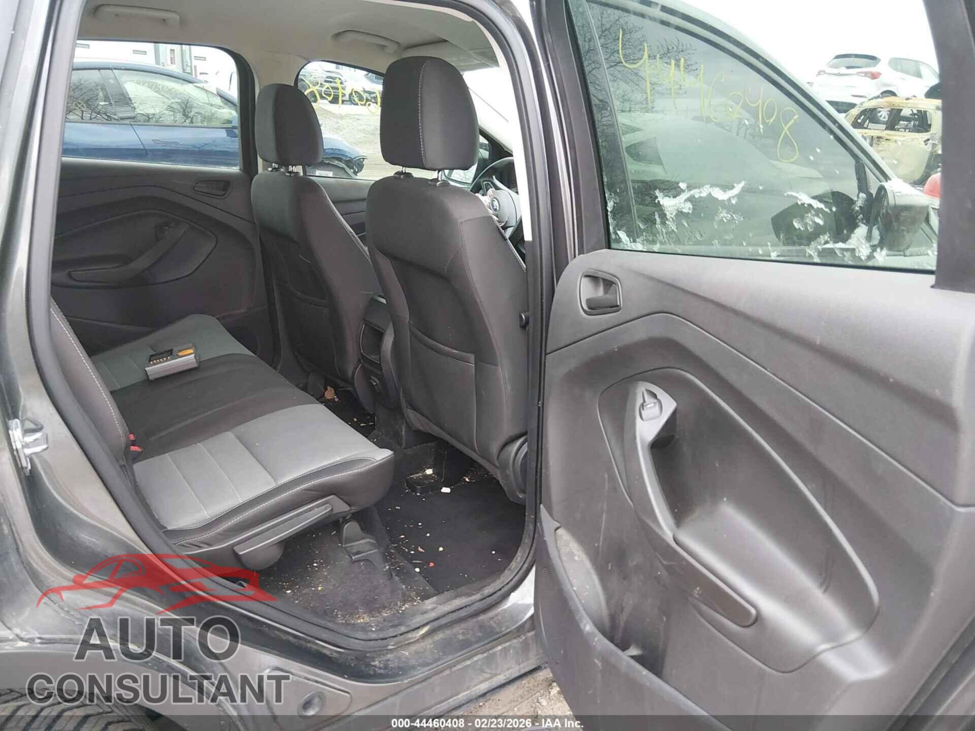 FORD ESCAPE 2017 - 1FMCU0F77HUF04809
