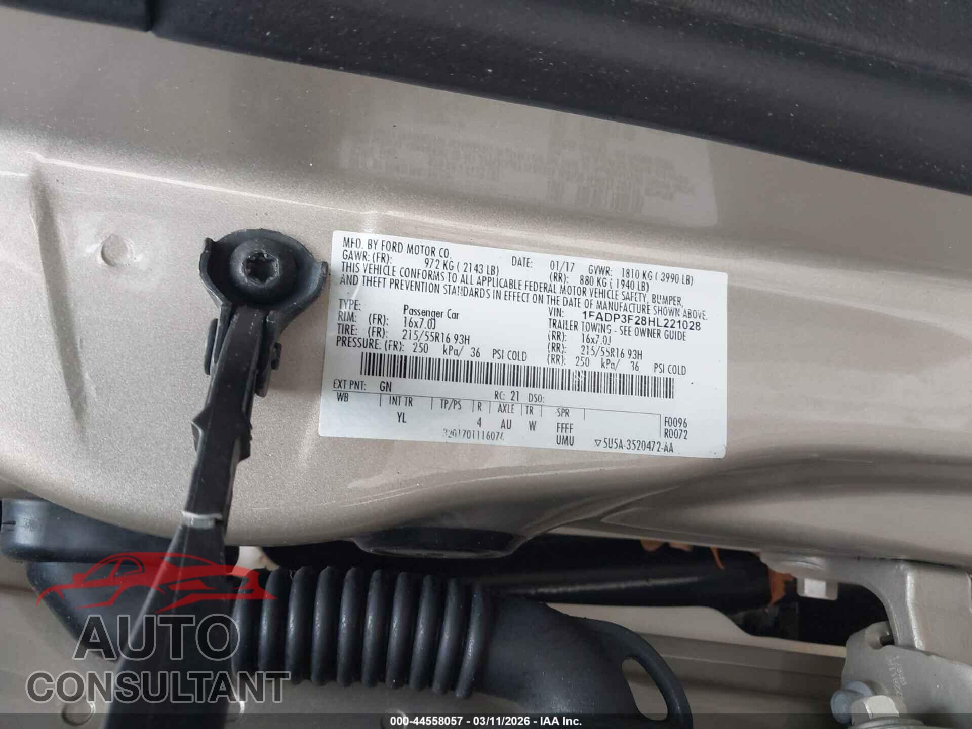 FORD FOCUS 2017 - 1FADP3F28HL221028