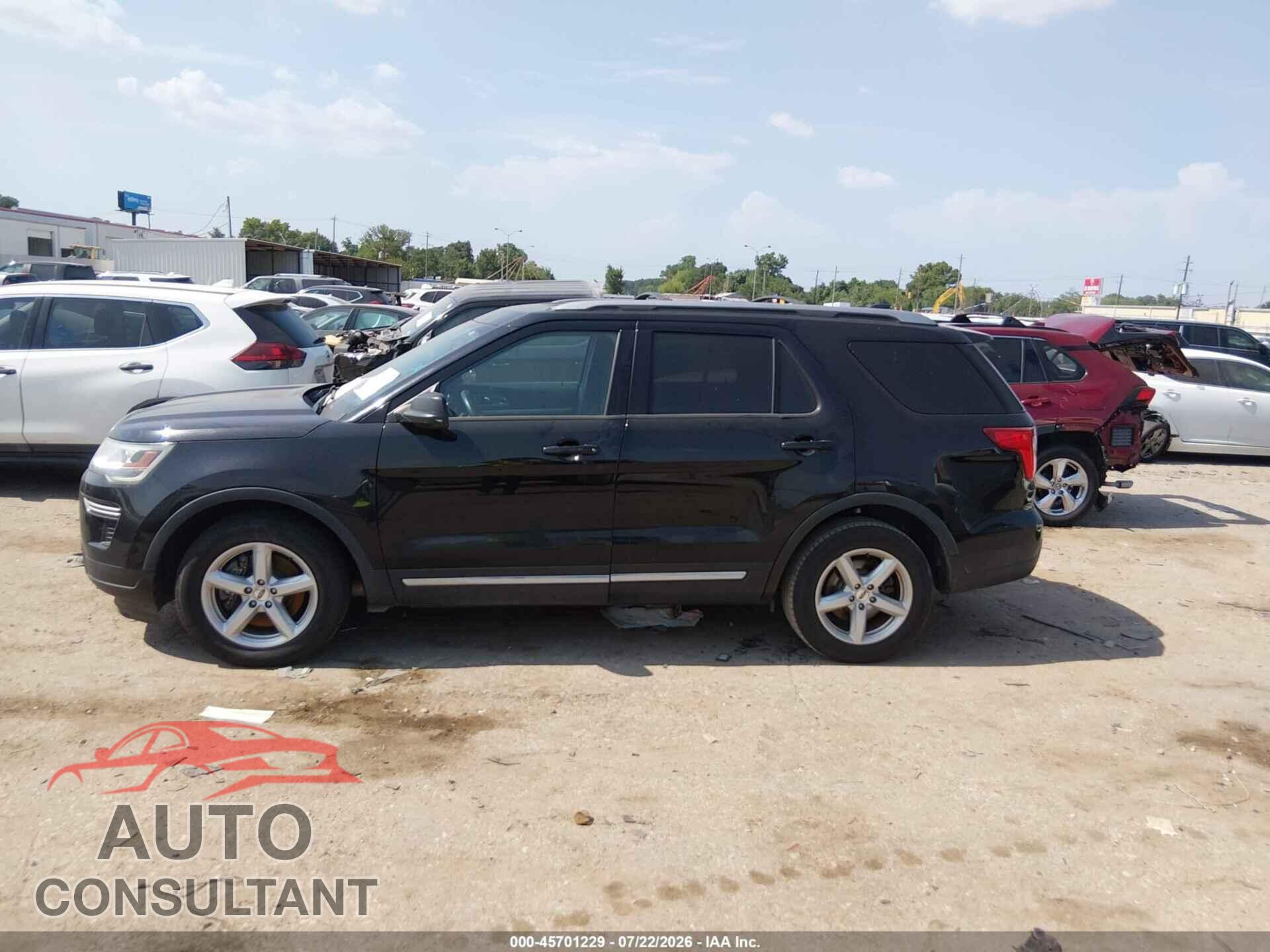 FORD EXPLORER 2018 - 1FM5K7D80JGB30535