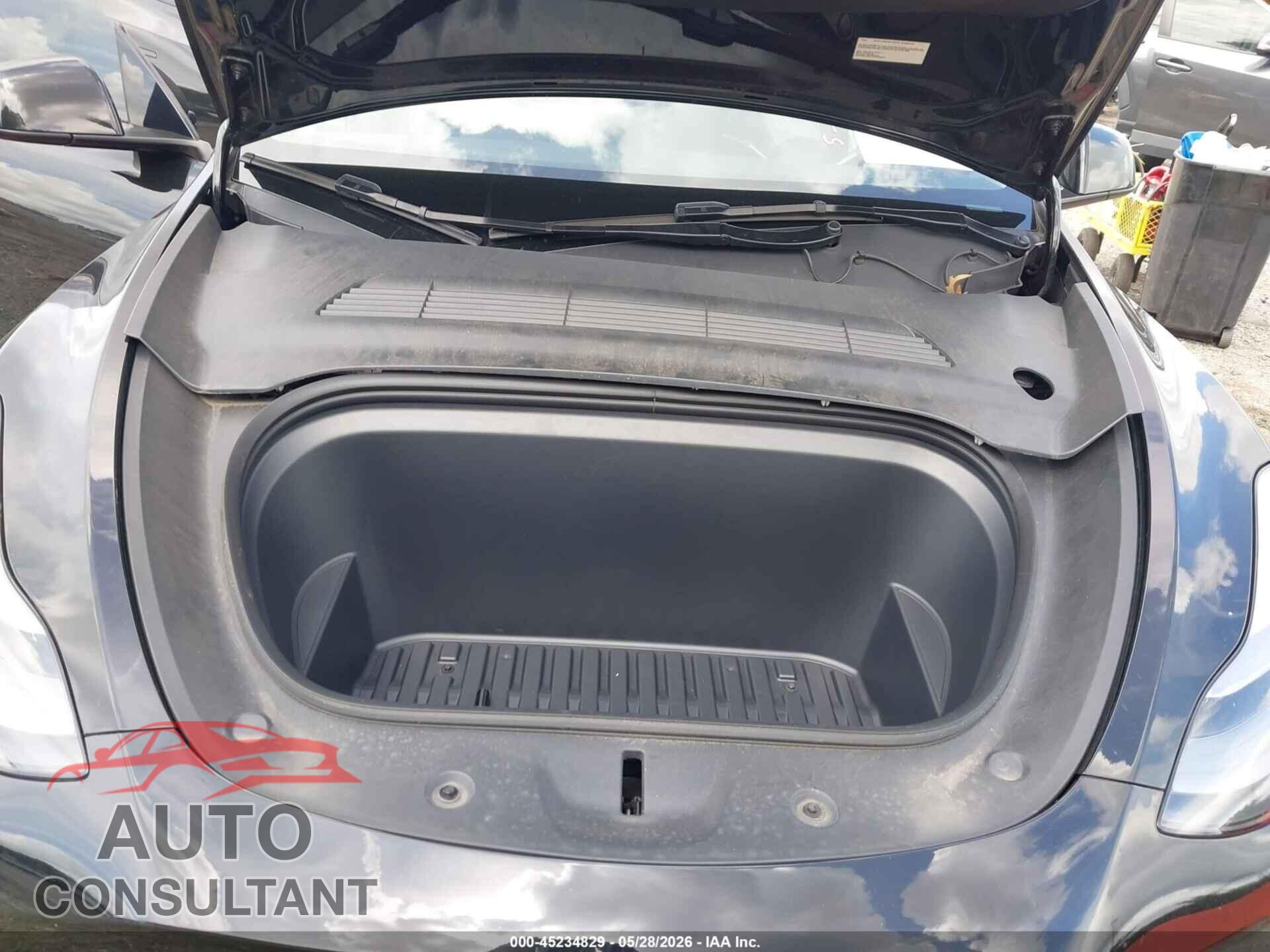 TESLA MODEL Y 2024 - 7SAYGAEE7RF179728