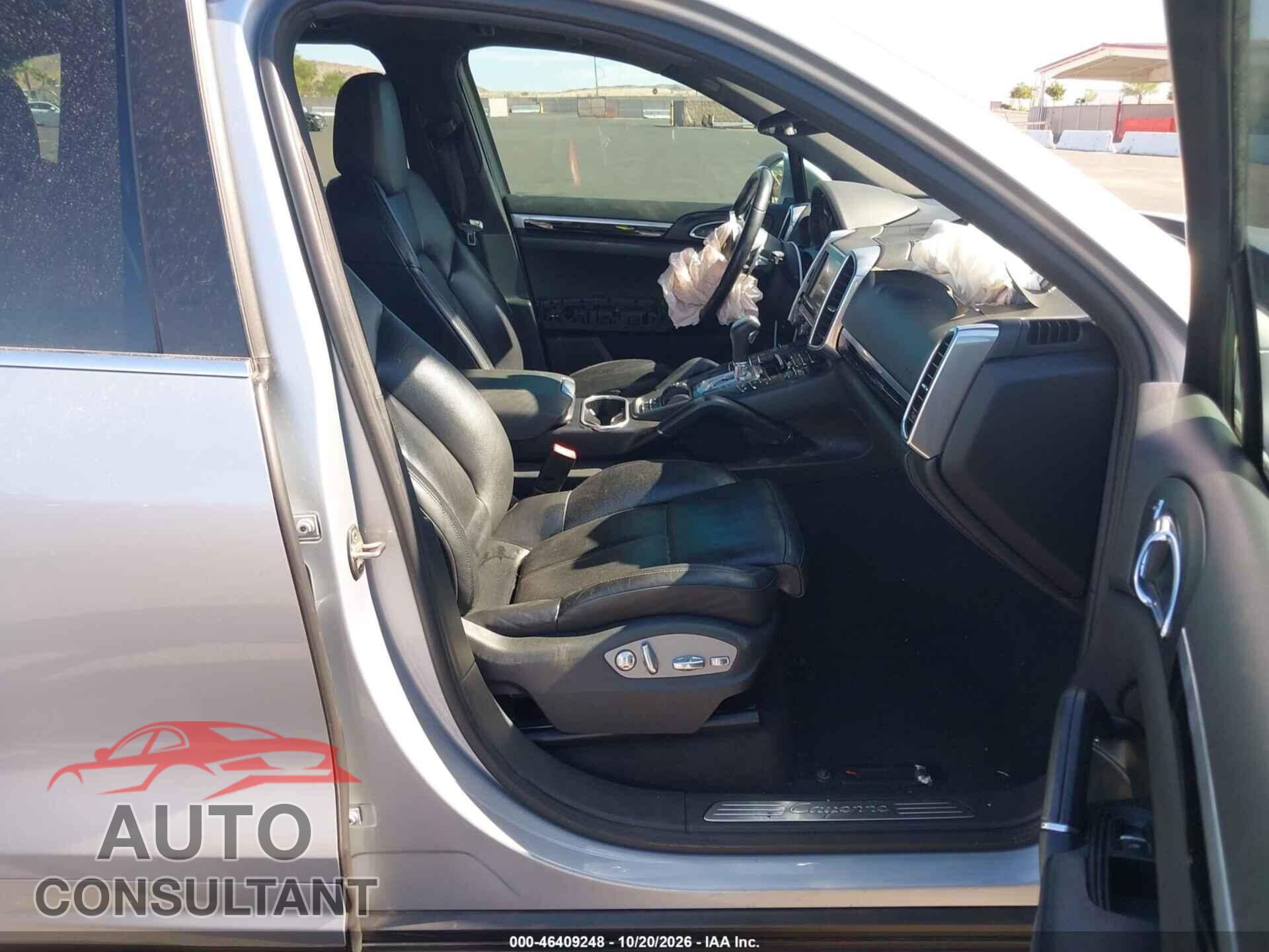 PORSCHE CAYENNE 2016 - WP1AA2A25GKA10470