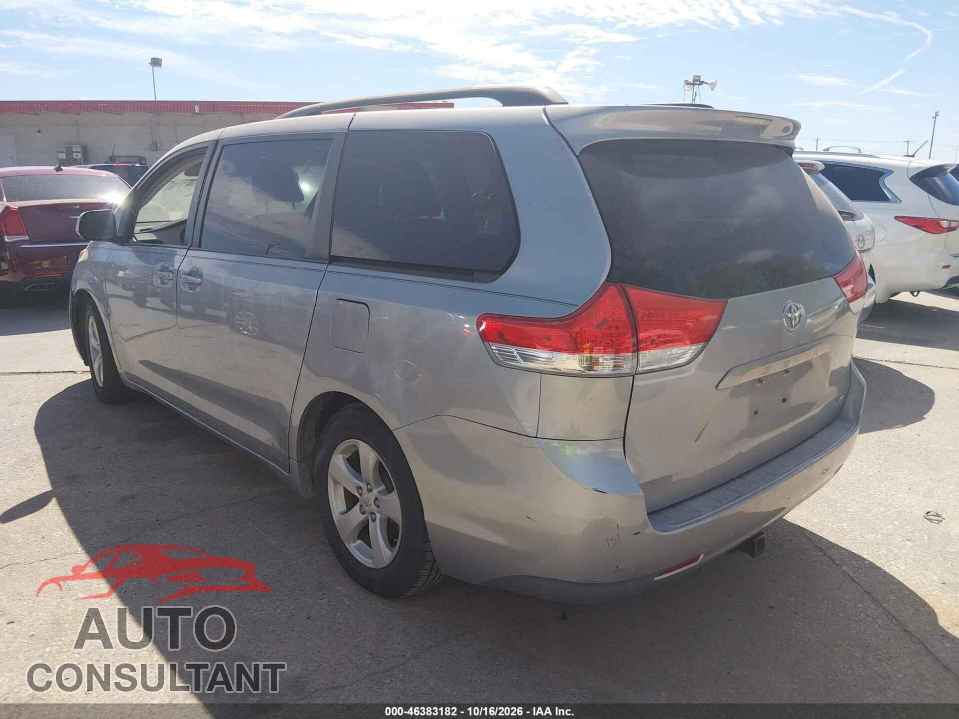 TOYOTA SIENNA 2011 - 5TDYK3DC8BS173591