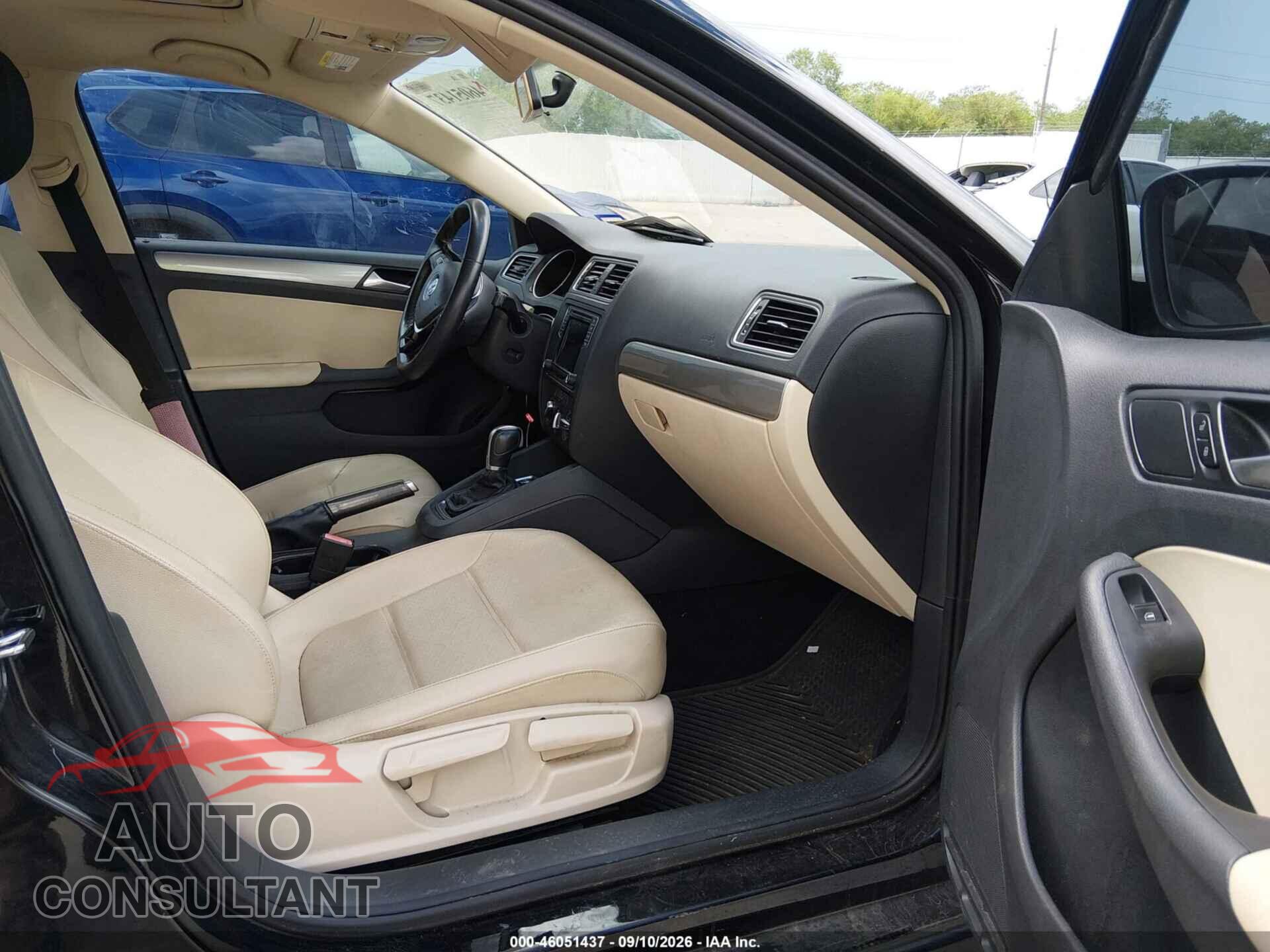 VOLKSWAGEN JETTA 2018 - 3VWDB7AJ7JM249502