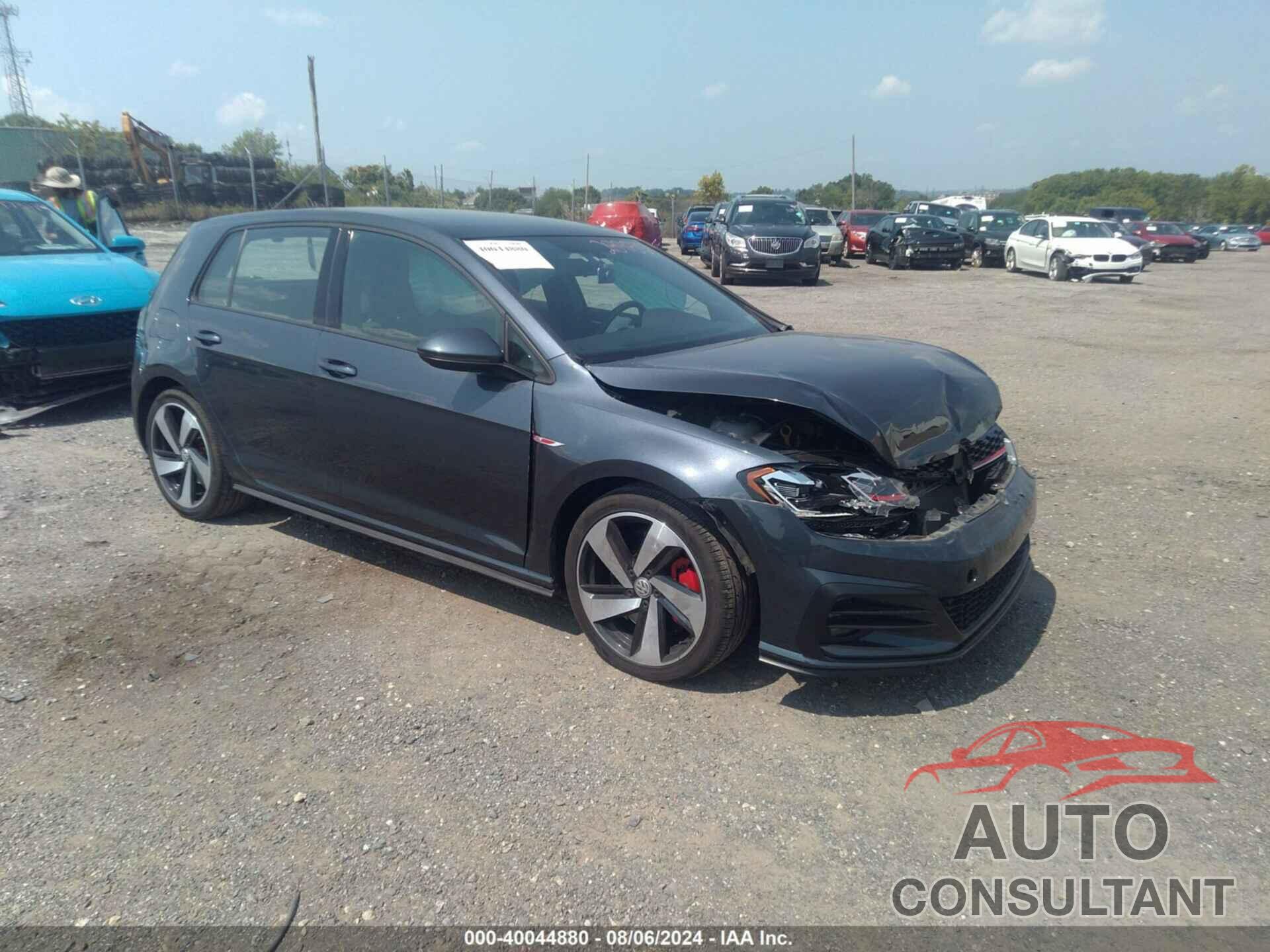 VOLKSWAGEN GOLF GTI 2018 - 3VW547AU8JM289869