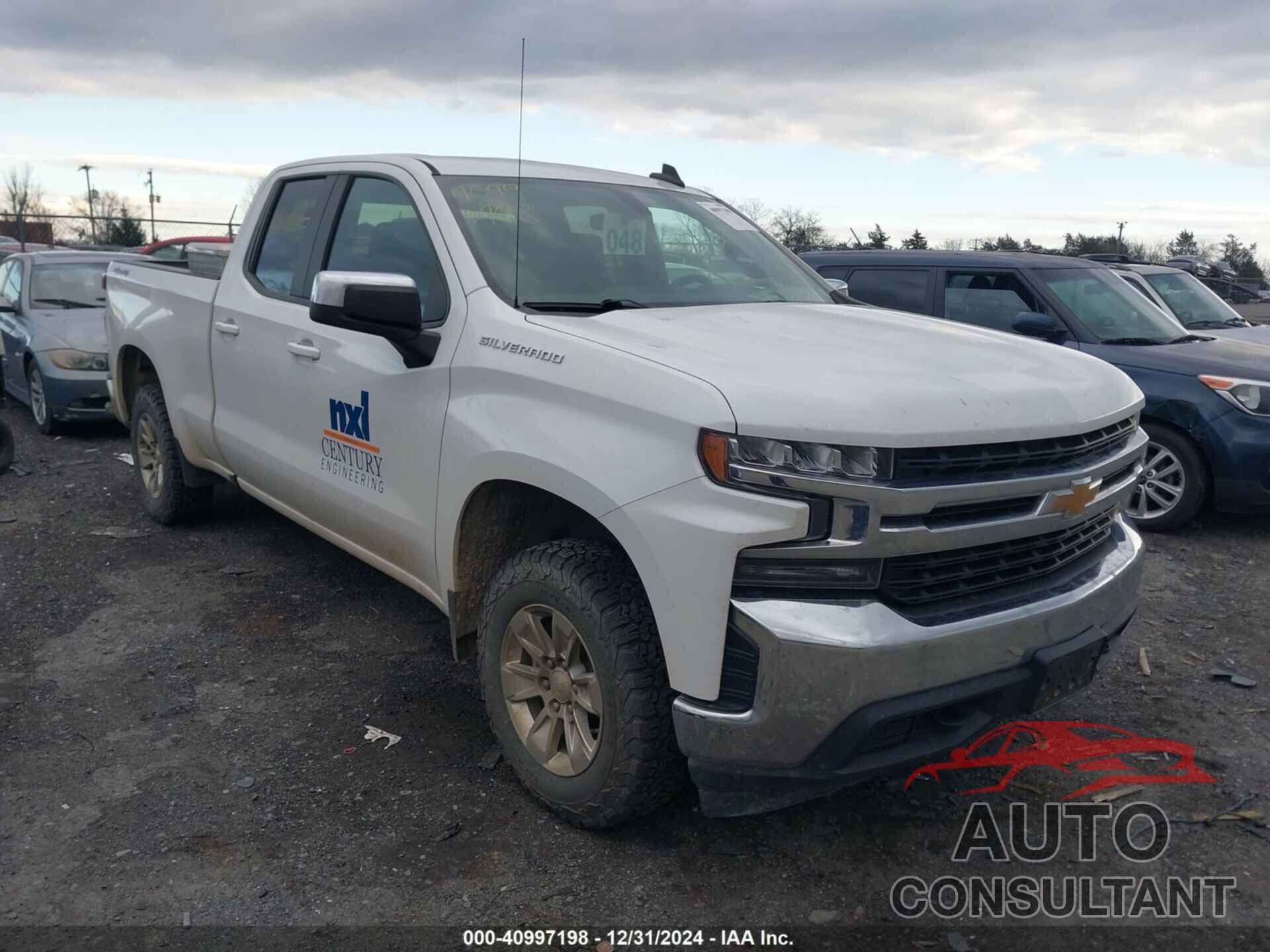 CHEVROLET SILVERADO 1500 2021 - 1GCRYDEK7MZ130859