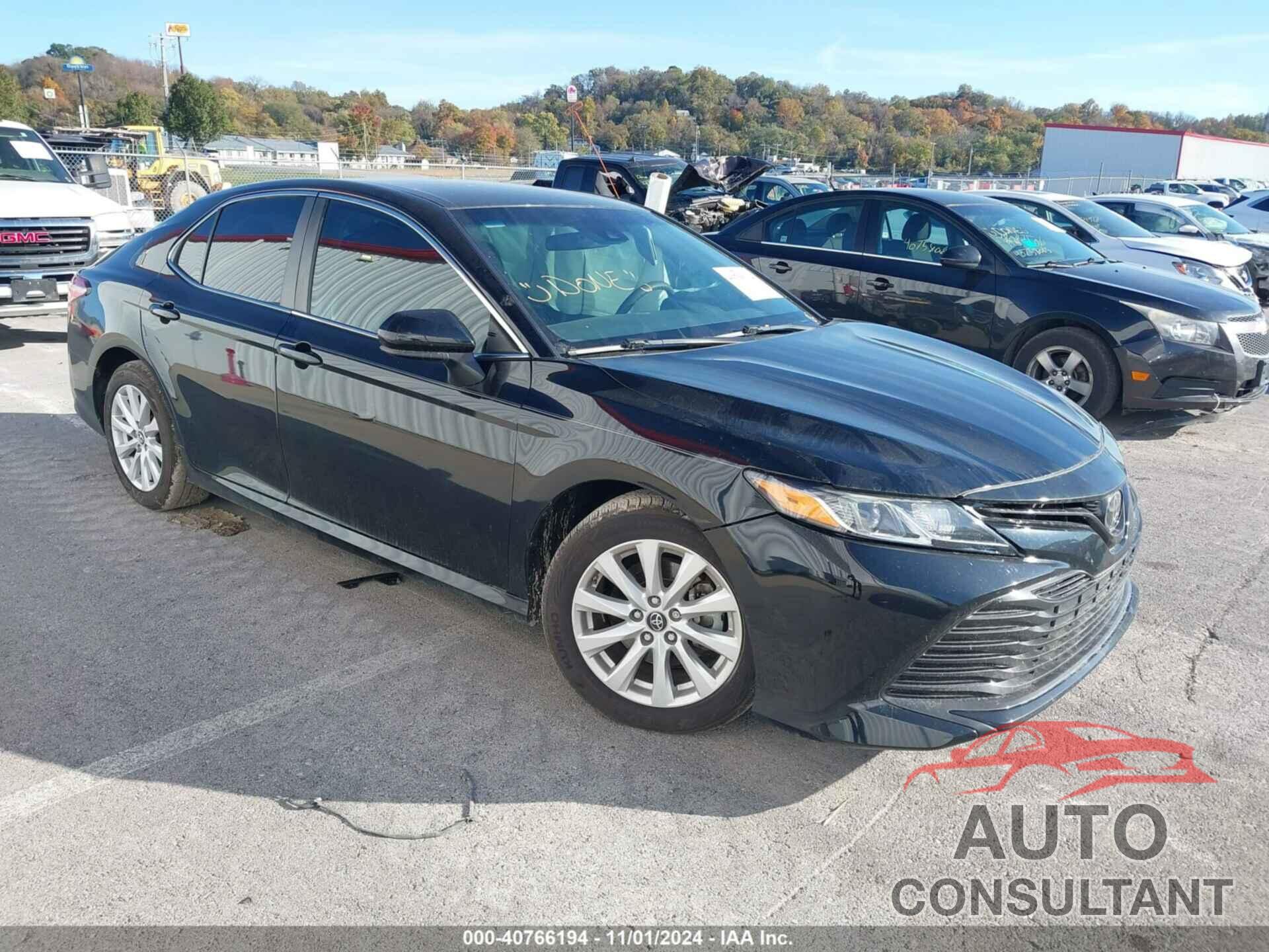 TOYOTA CAMRY 2018 - 4T1B11HK4JU572843