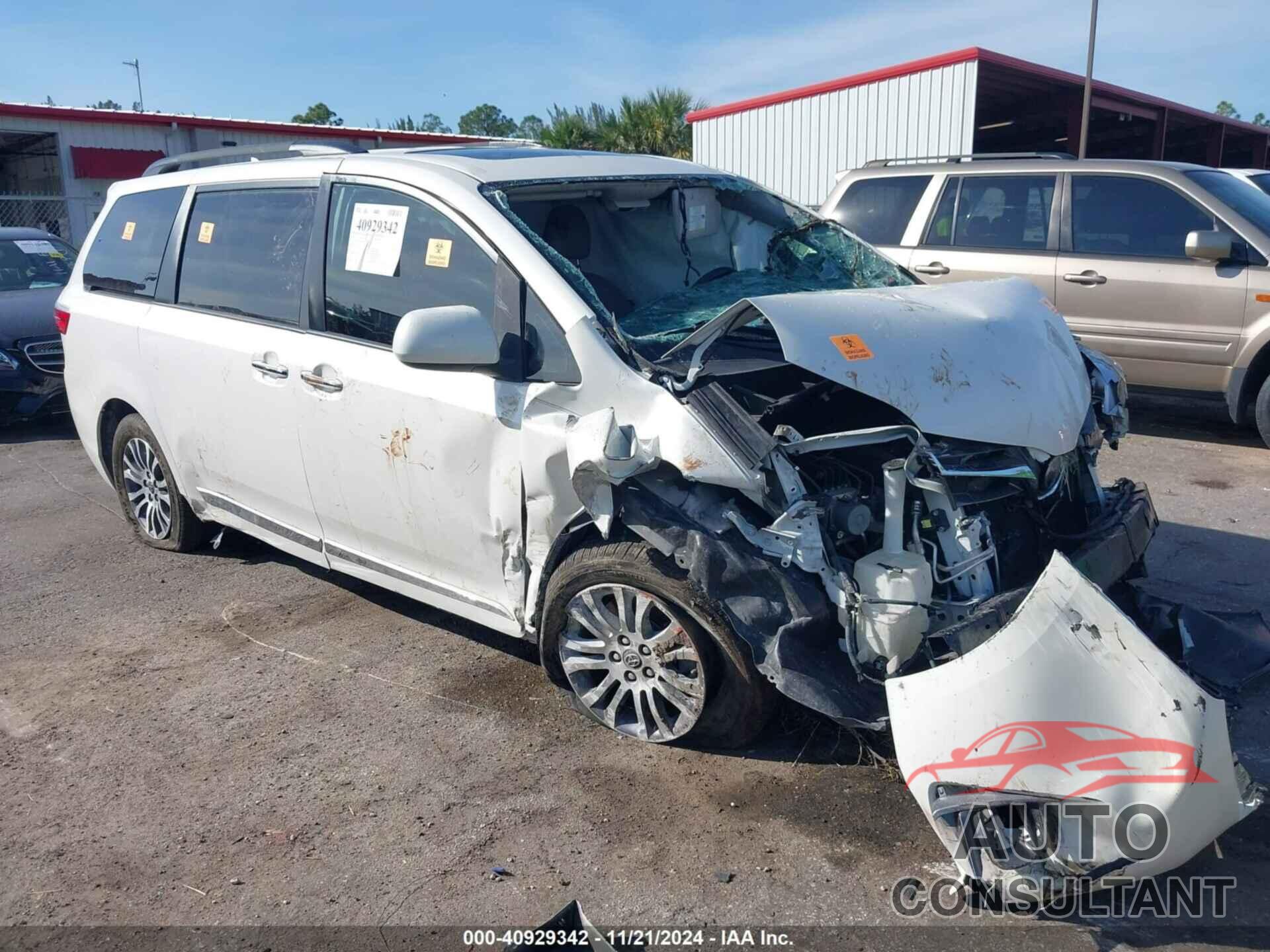 TOYOTA SIENNA 2018 - 5TDYZ3DC3JS913624