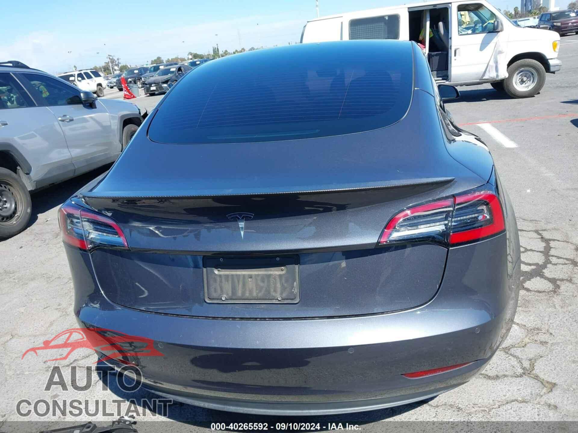 TESLA MODEL 3 2021 - 5YJ3E1EA2MF995975