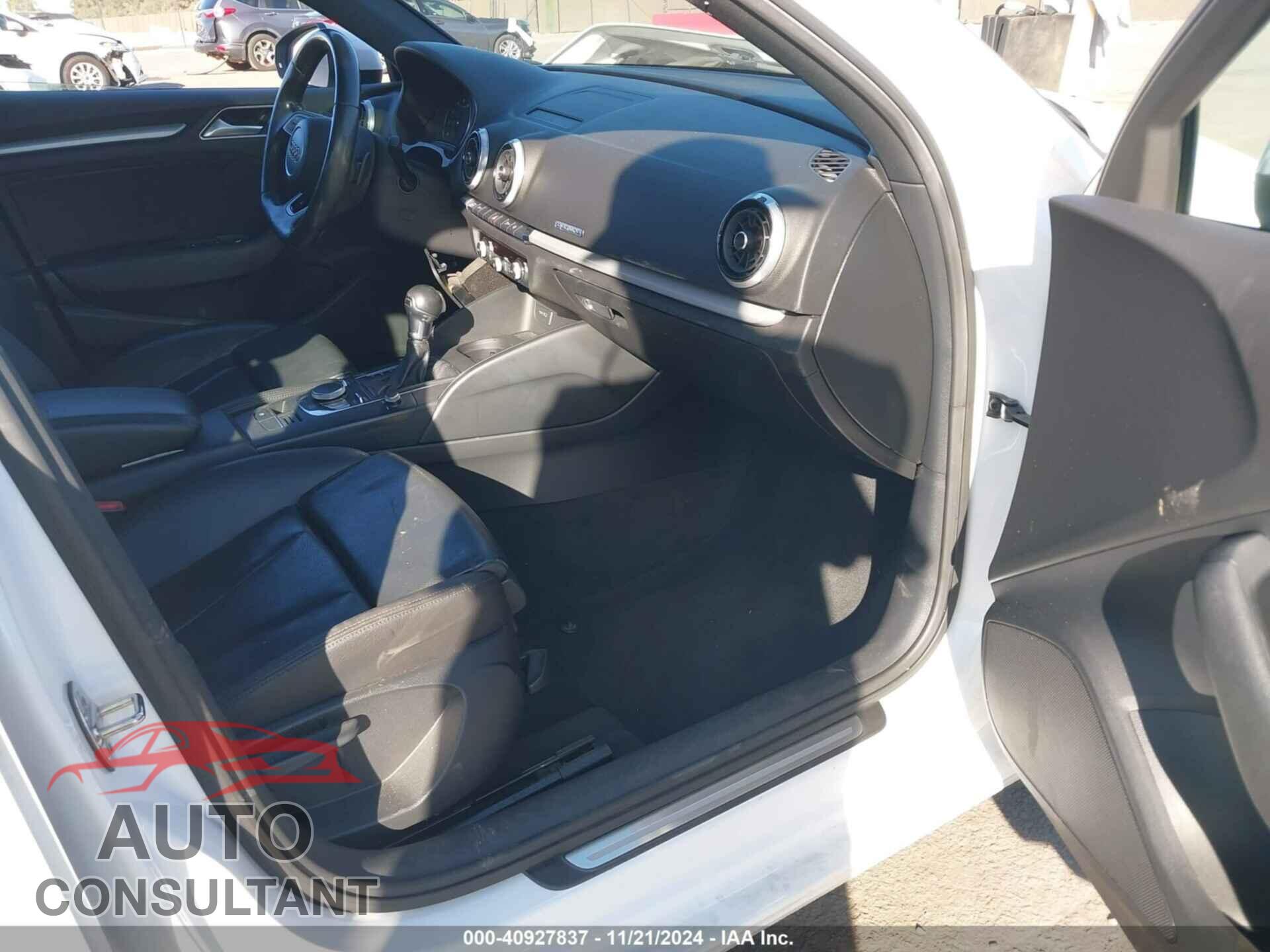 AUDI A3 2017 - WAUB8GFF3H1025516