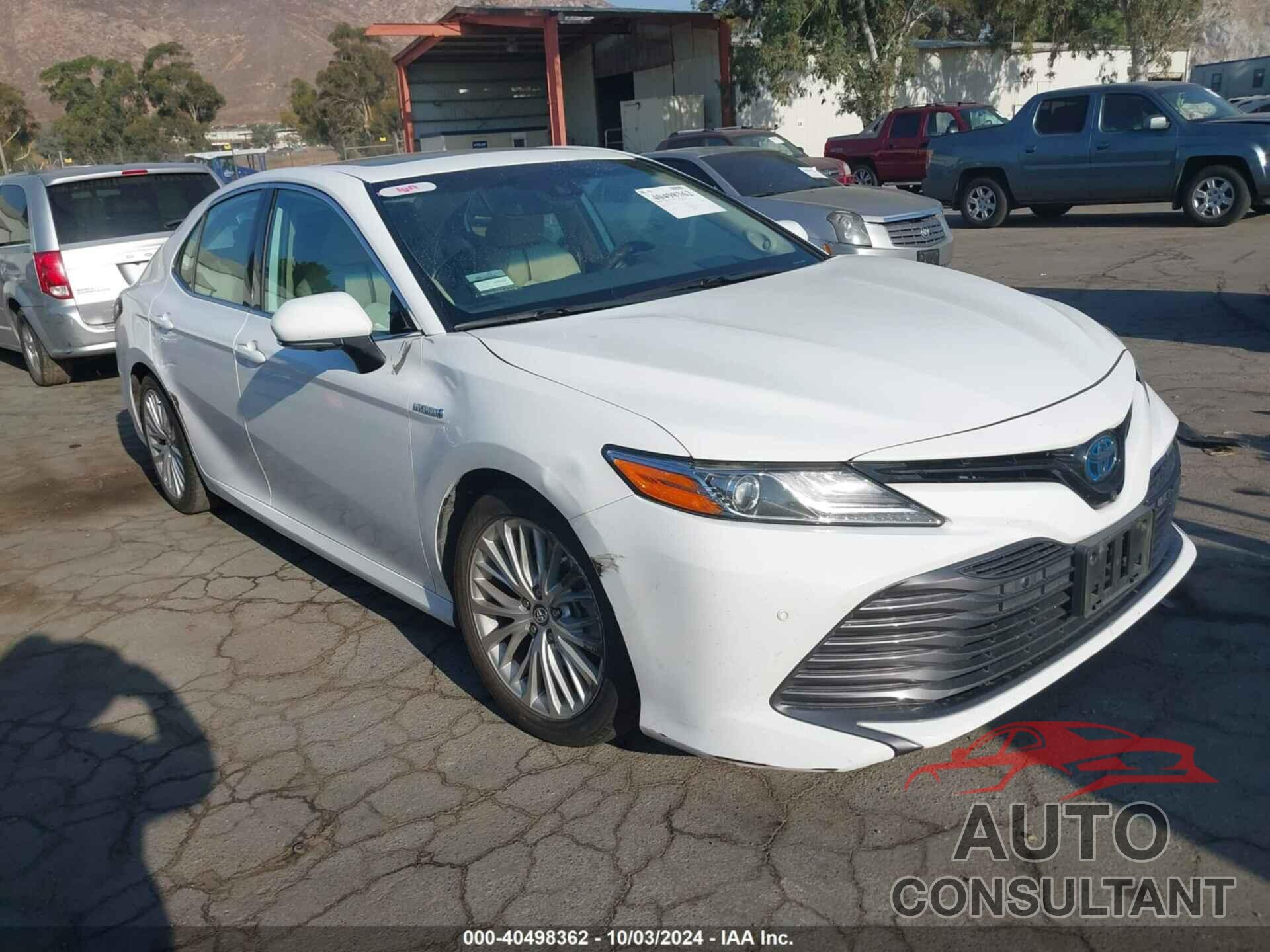 TOYOTA CAMRY 2019 - 4T1B21HK8KU011673