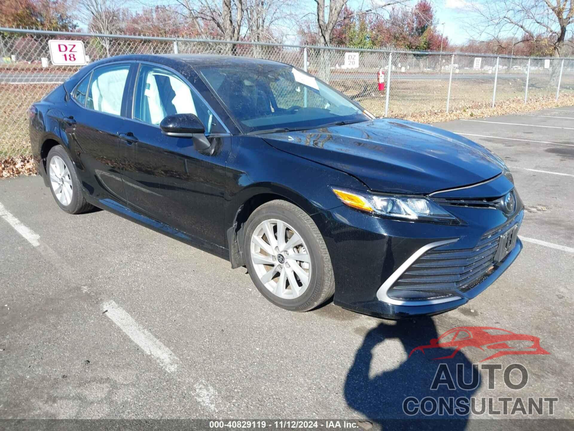 TOYOTA CAMRY 2022 - 4T1C11AK4NU052047