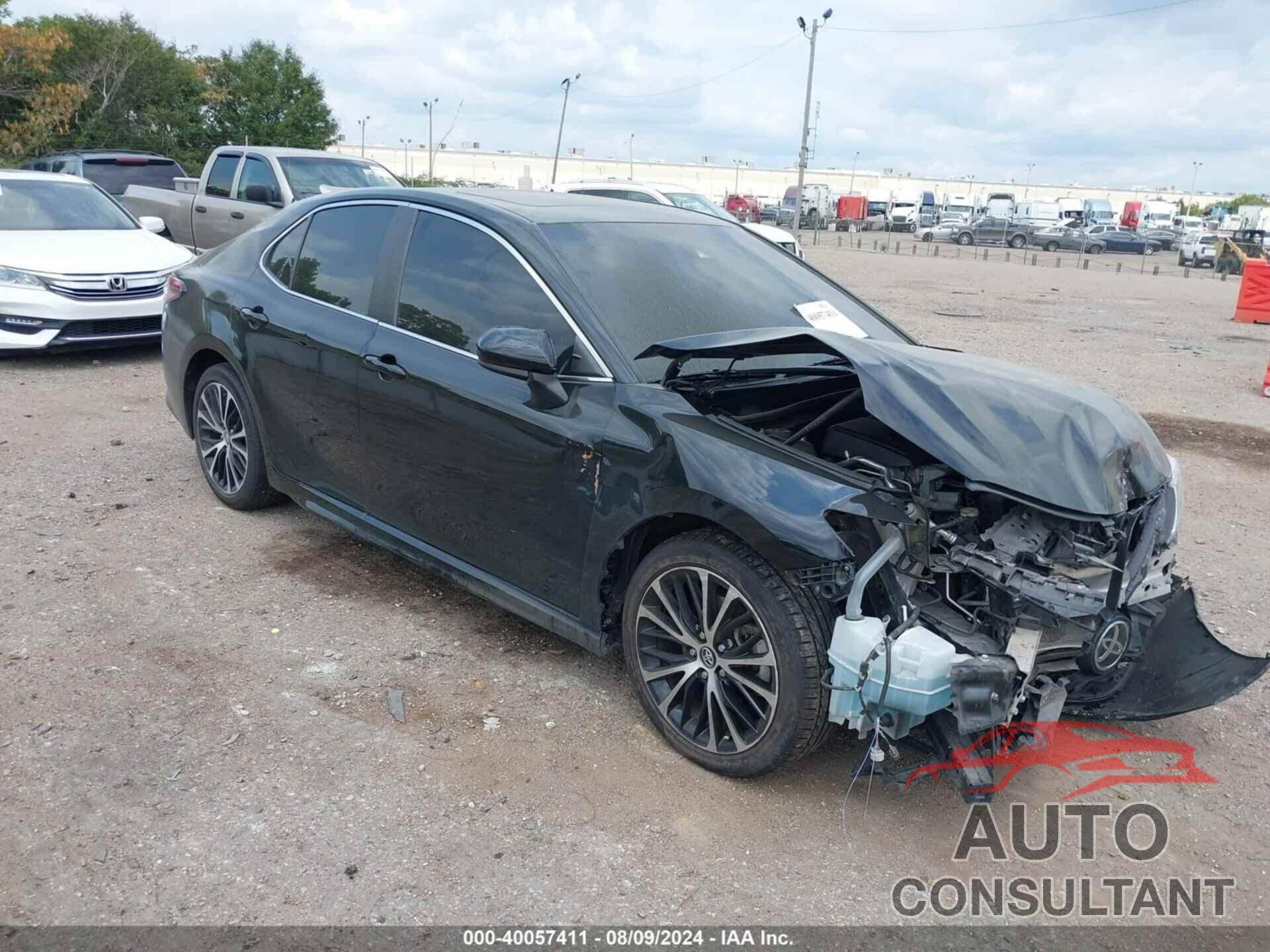 TOYOTA CAMRY 2018 - 4T1B11HK8JU675098