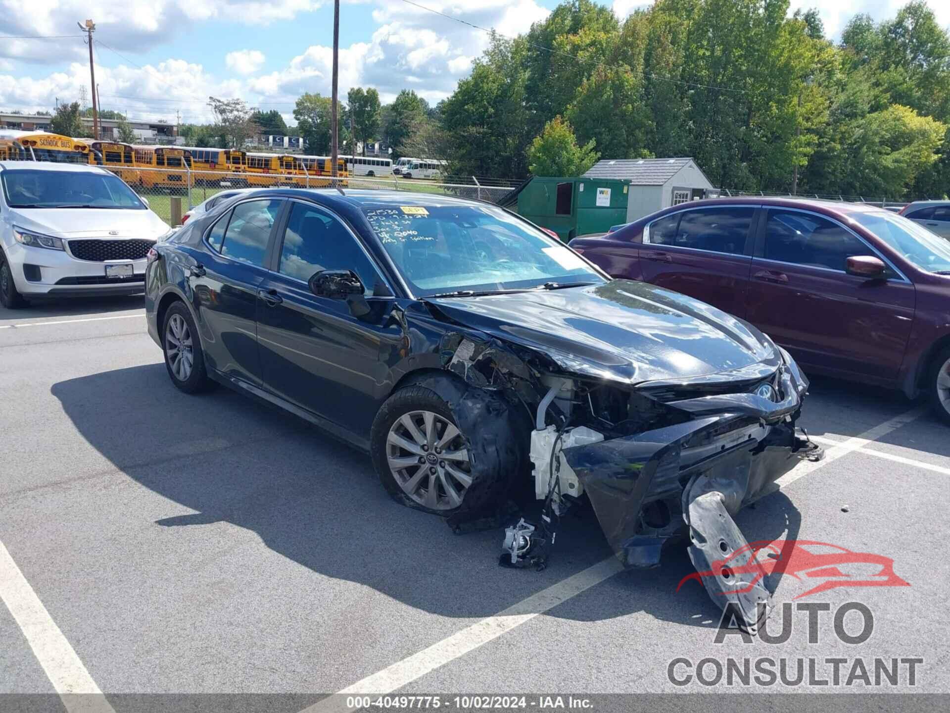 TOYOTA CAMRY 2018 - 4T1B11HK5JU582040